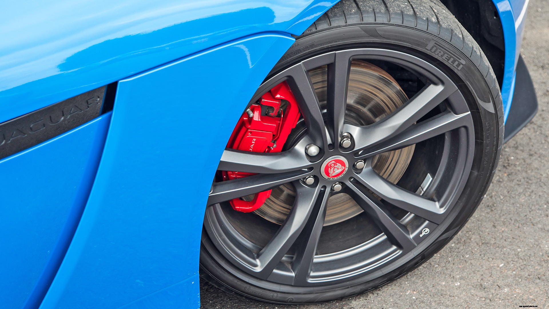 Jaguar F Type 2018 SVR Exterior