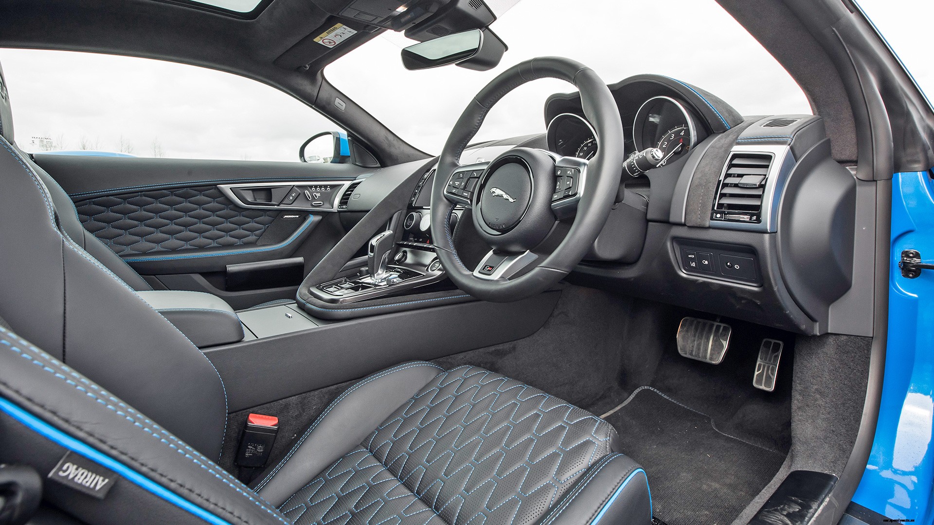Jaguar F Type 2018 SVR Interior