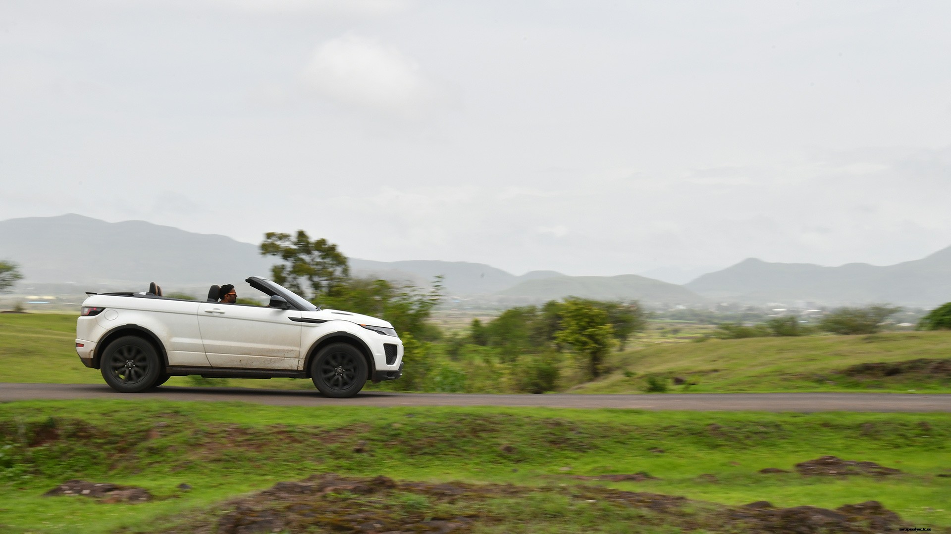 Land Rover Range Rover Evoque Convertible-2018-HSE Dynamic Petrol Exterior