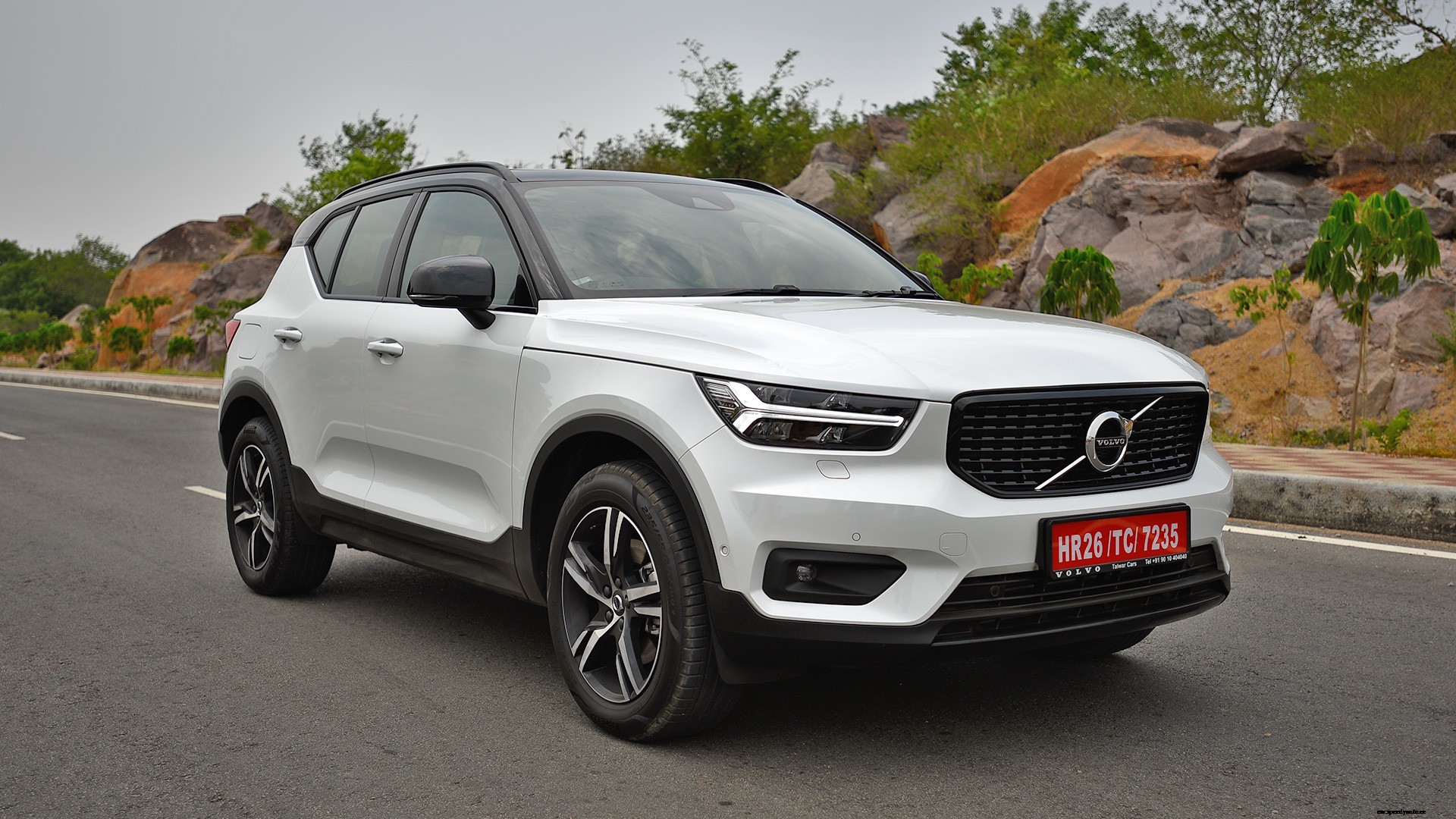 Volvo XC40 2018 D4 R Design Exterior