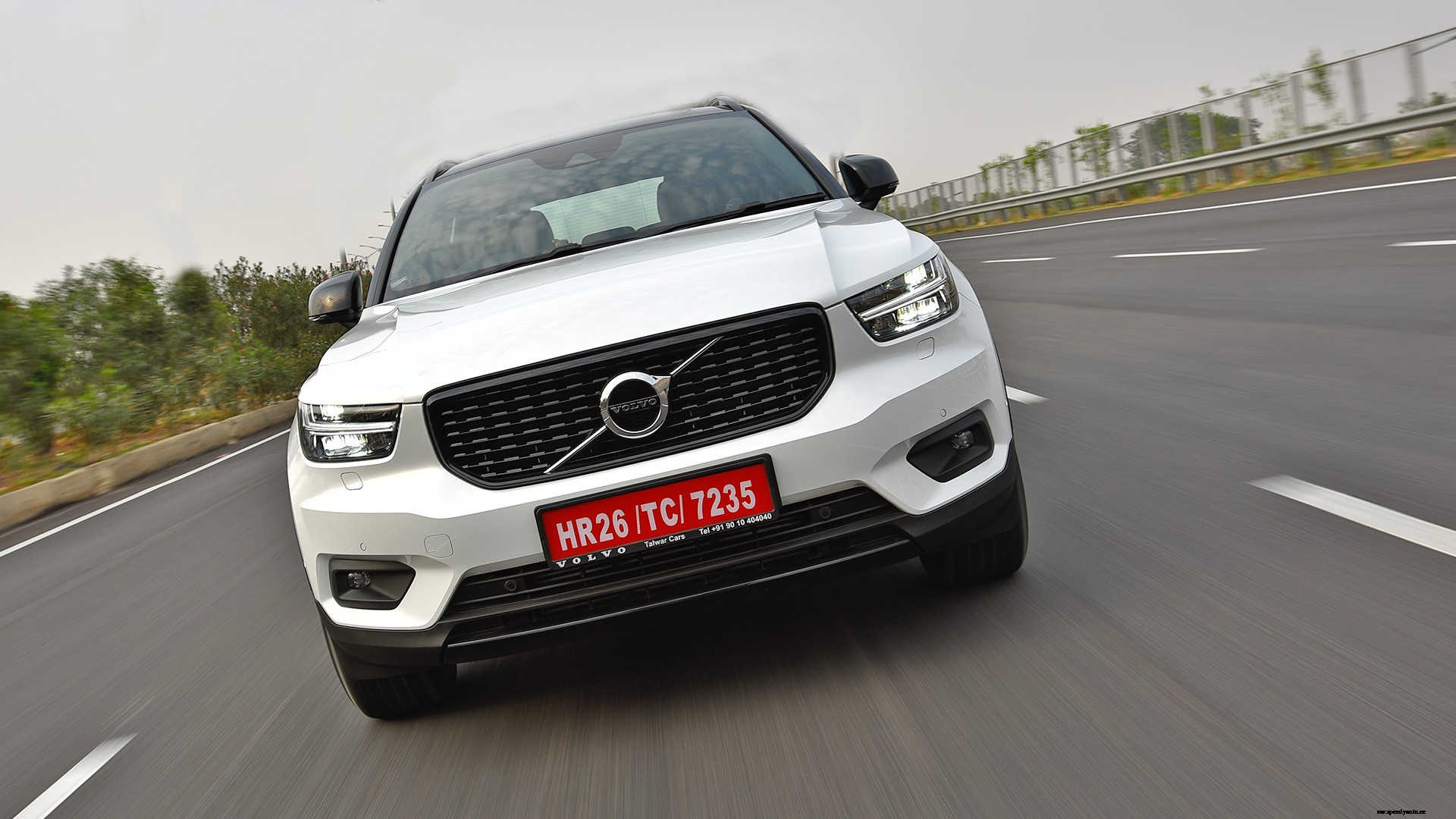 Volvo XC40 2018 D4 R Design Exterior