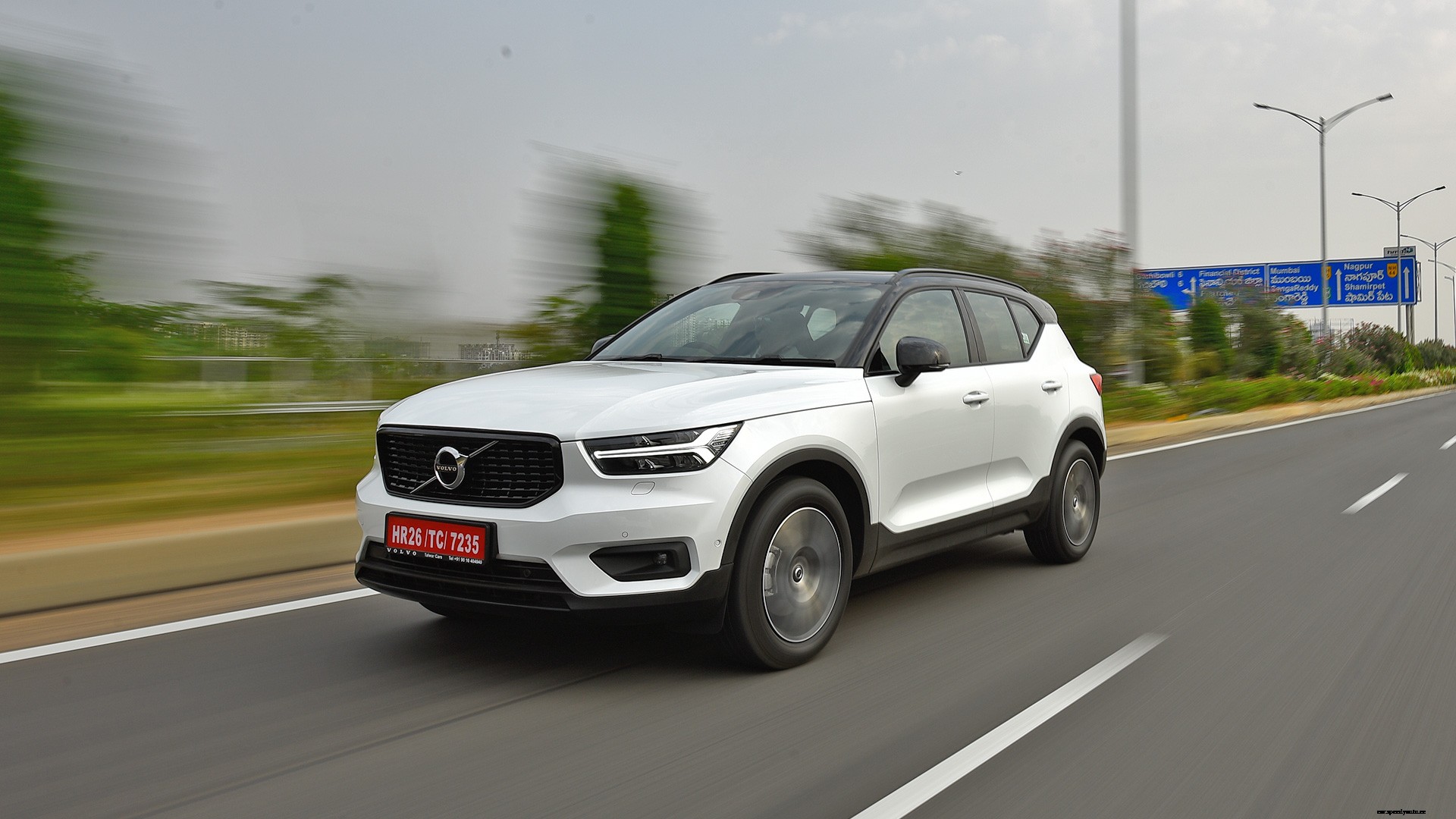 Volvo XC40 2018 D4 R Design Exterior