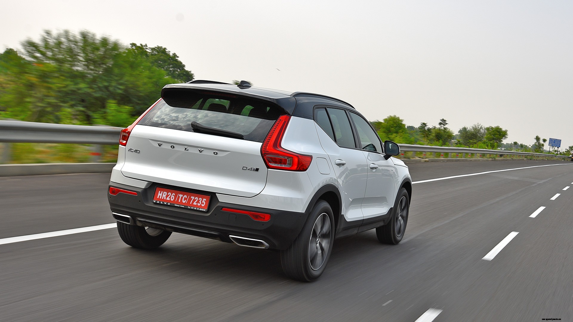 Volvo XC40 2018 D4 R Design Exterior