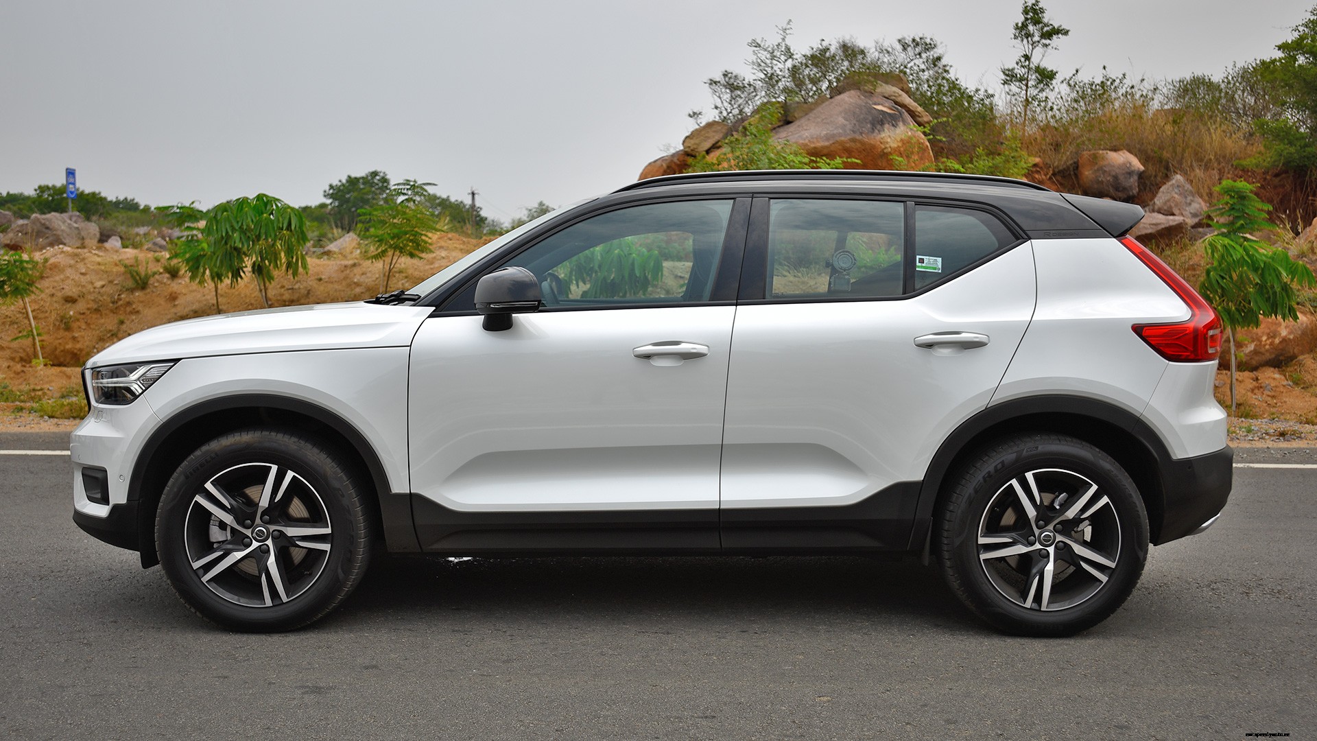 Volvo XC40 2018 D4 R Design Exterior