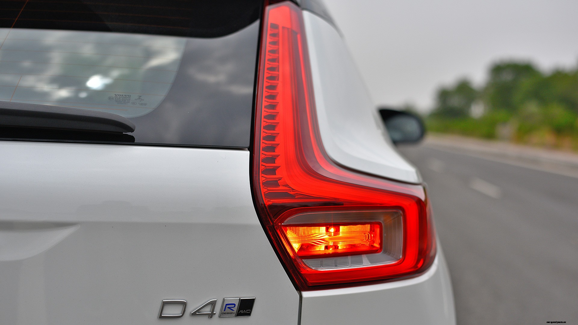 Volvo XC40 2018 D4 R Design Exterior