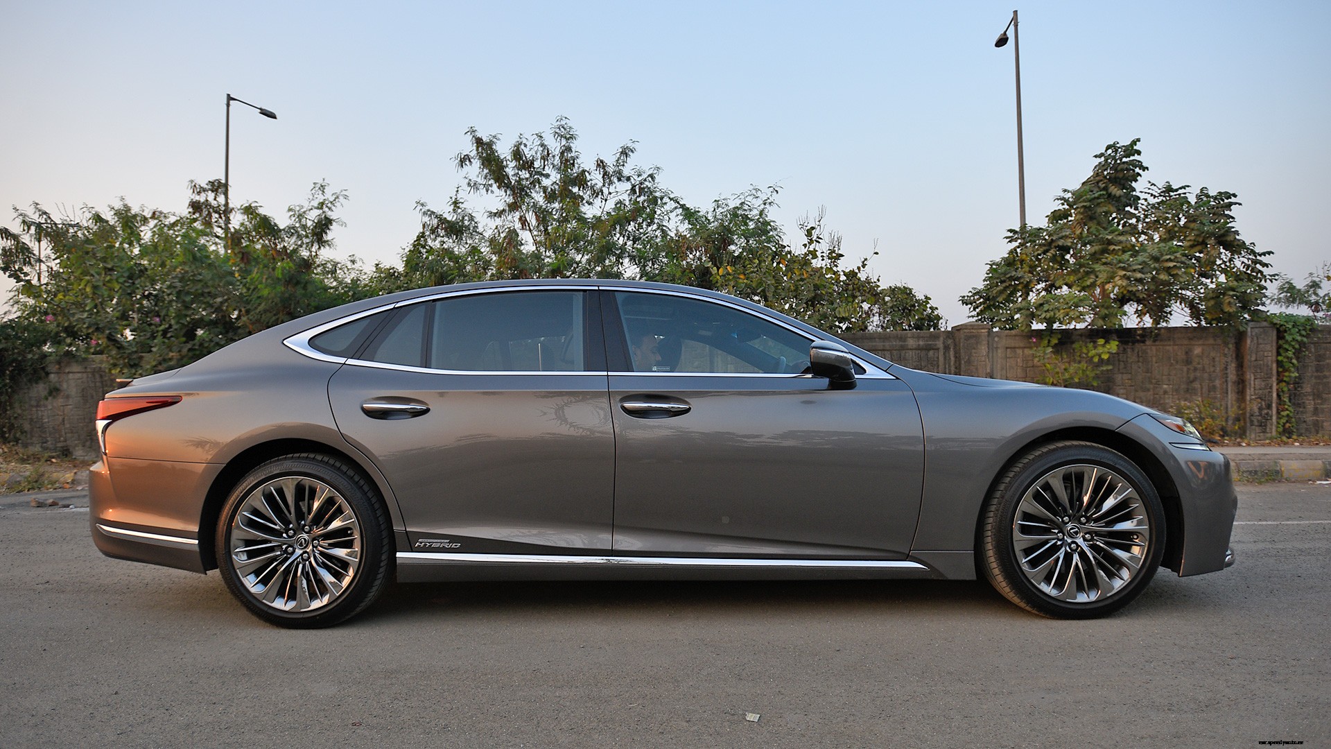 Lexus LS 500h 2018 Ultra Luxury Exterior