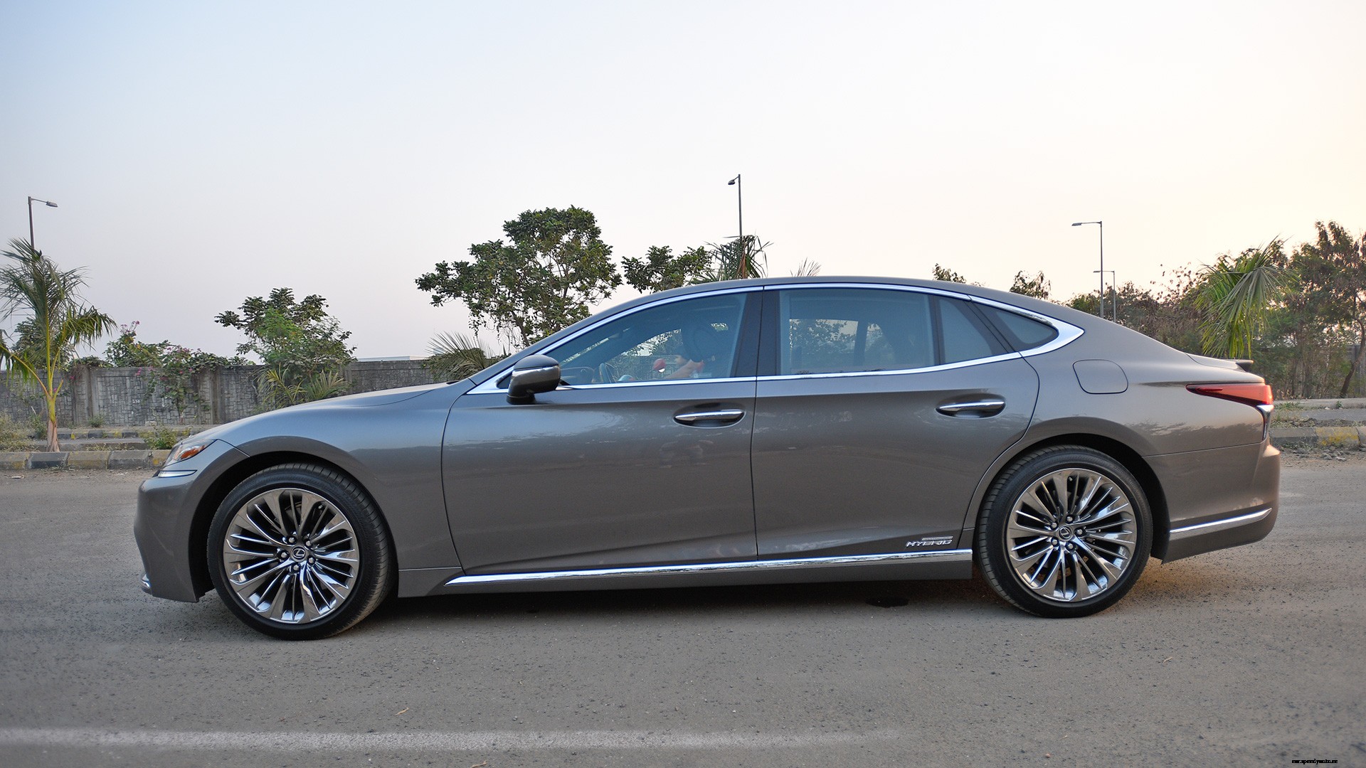 Lexus LS 500h 2018 Ultra Luxury Exterior