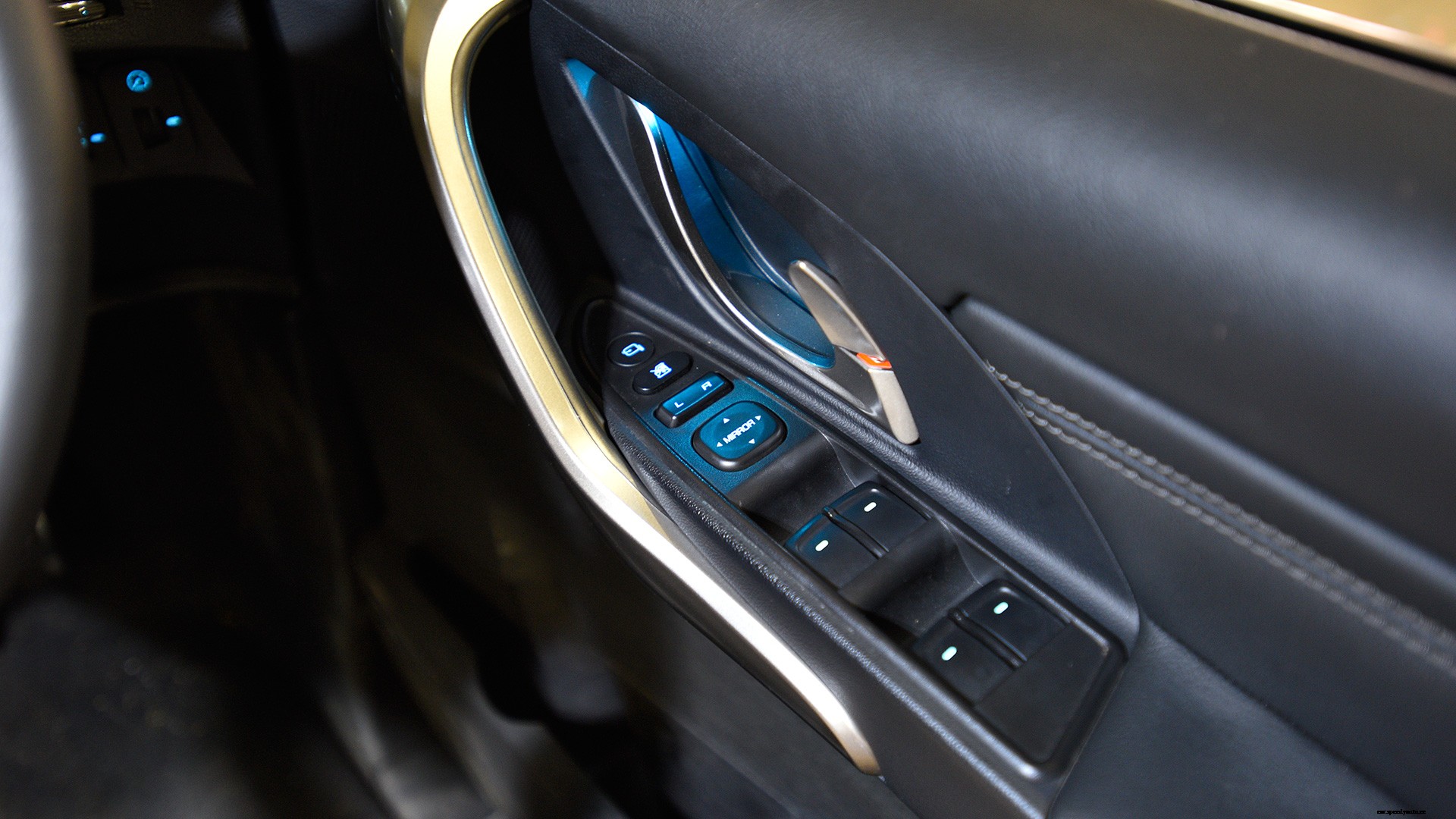 Mahindra XUV 500 2018 W9 AT Interior