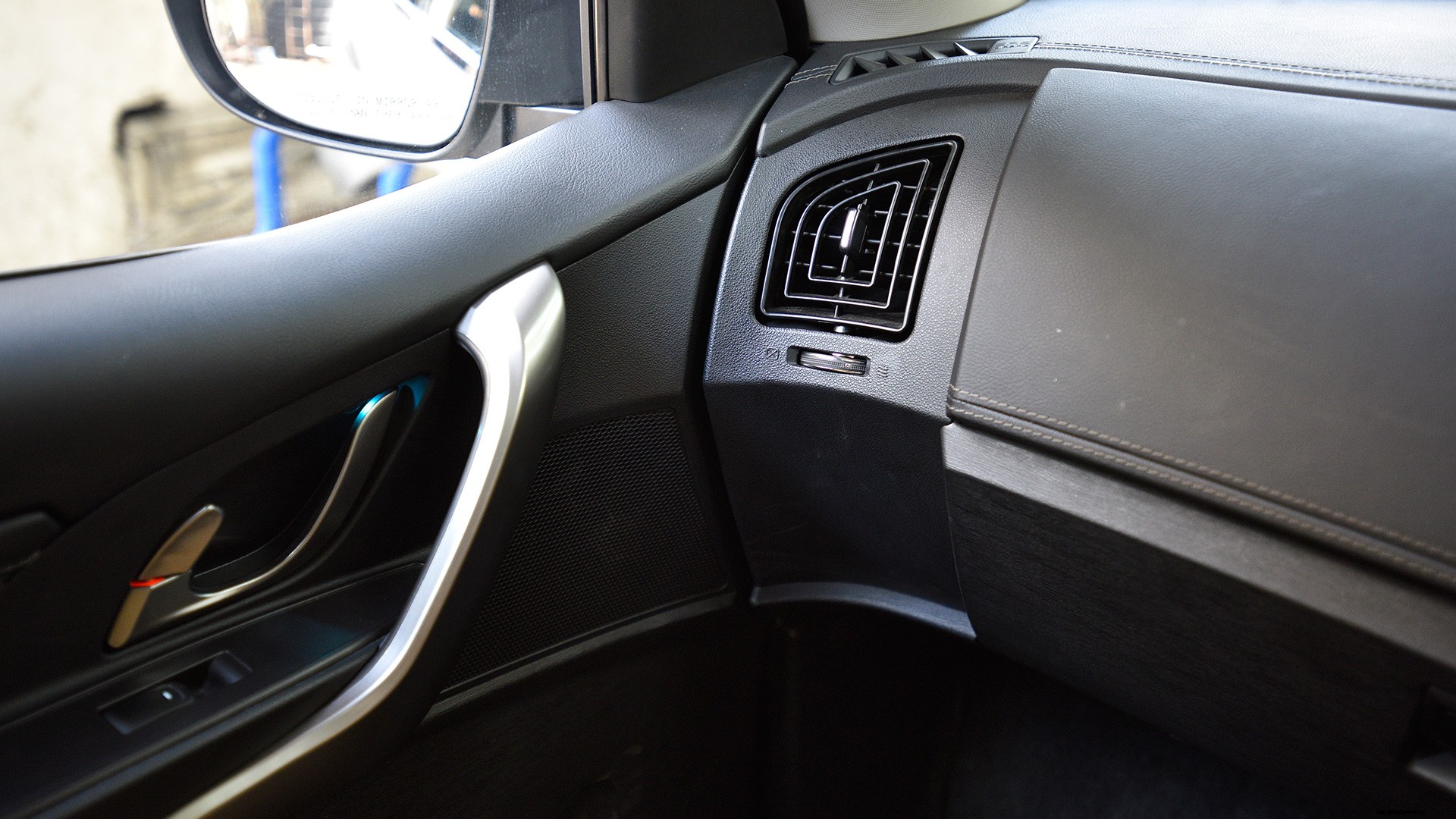 Mahindra XUV 500 2018 W9 AT Interior