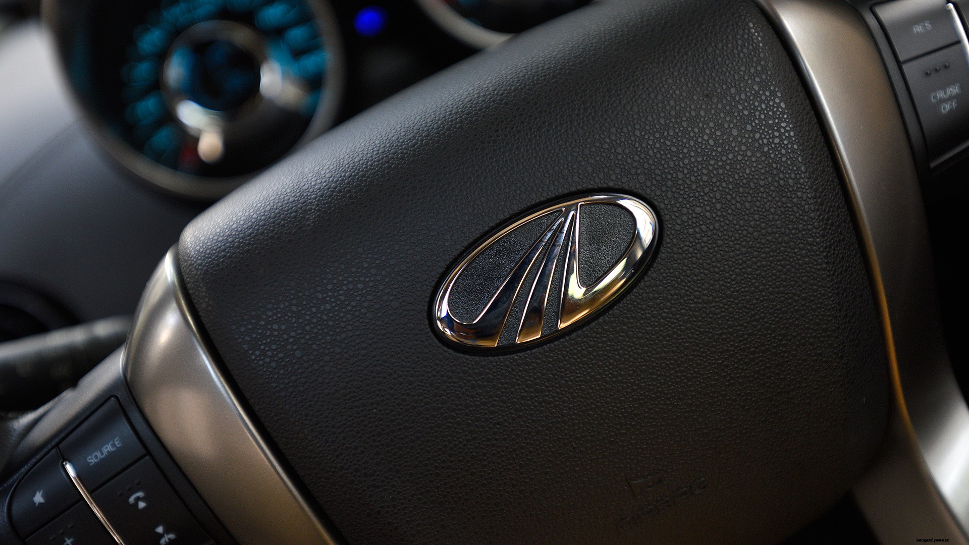 Mahindra XUV 500 2018 W9 AT Interior