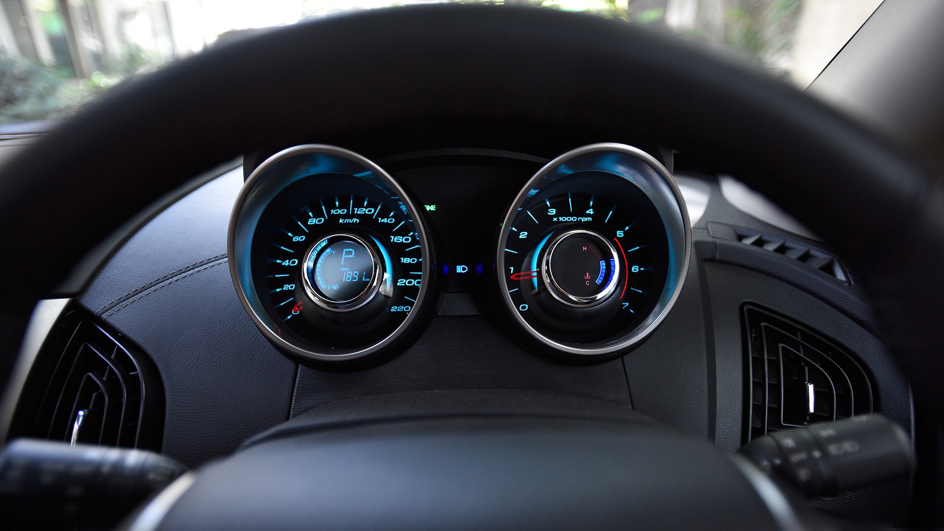 Mahindra XUV 500 2018 W9 AT Interior