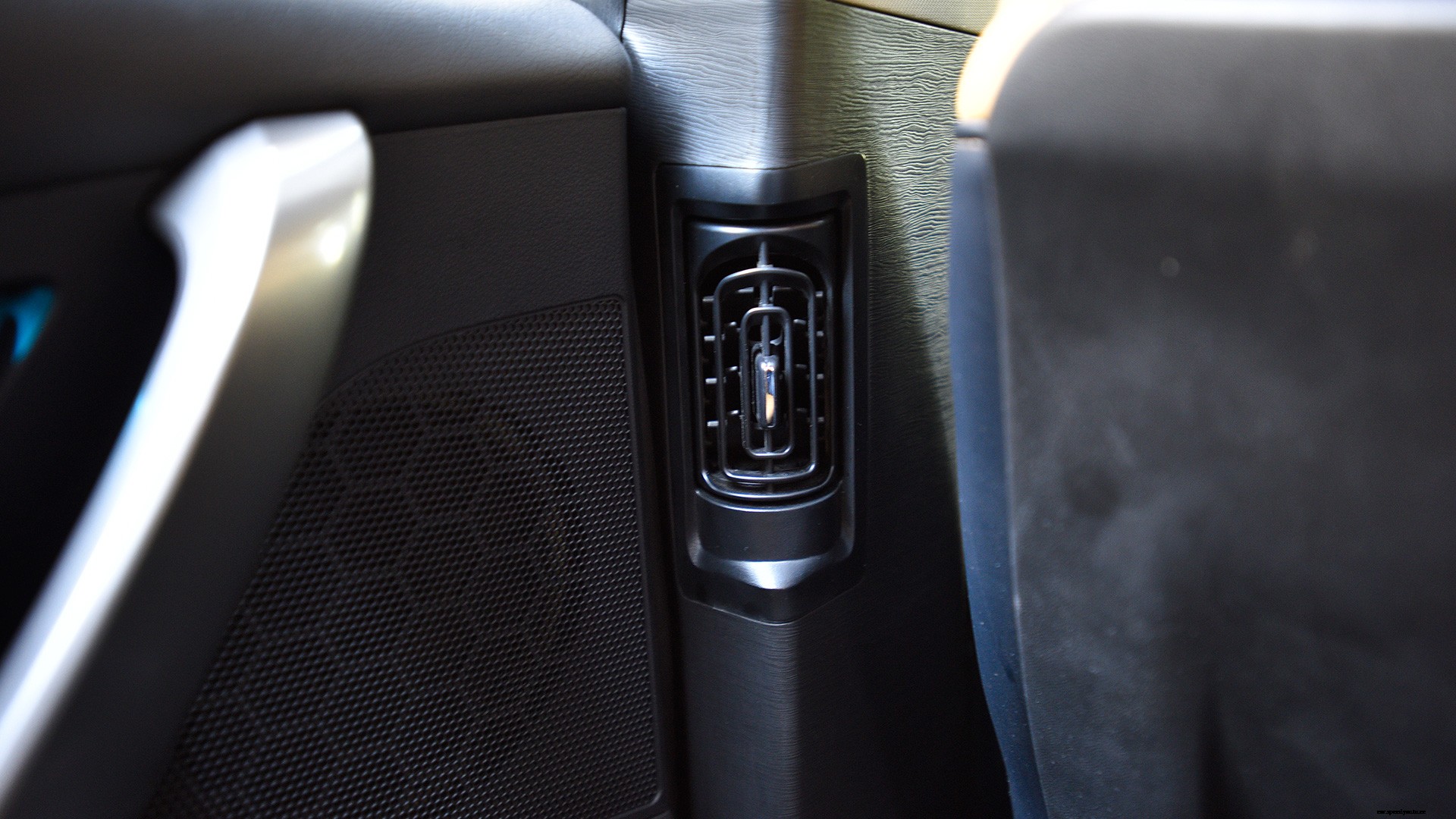 Mahindra XUV 500 2018 W9 AT Interior