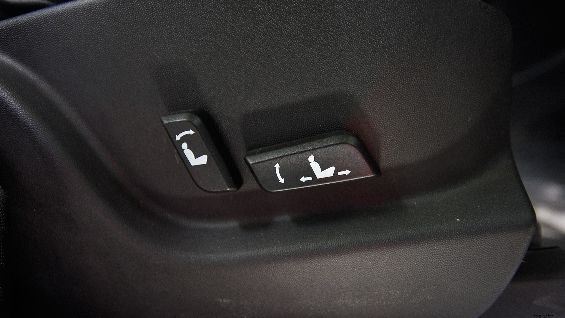 Mahindra XUV 500 2018 W9 AT Interior