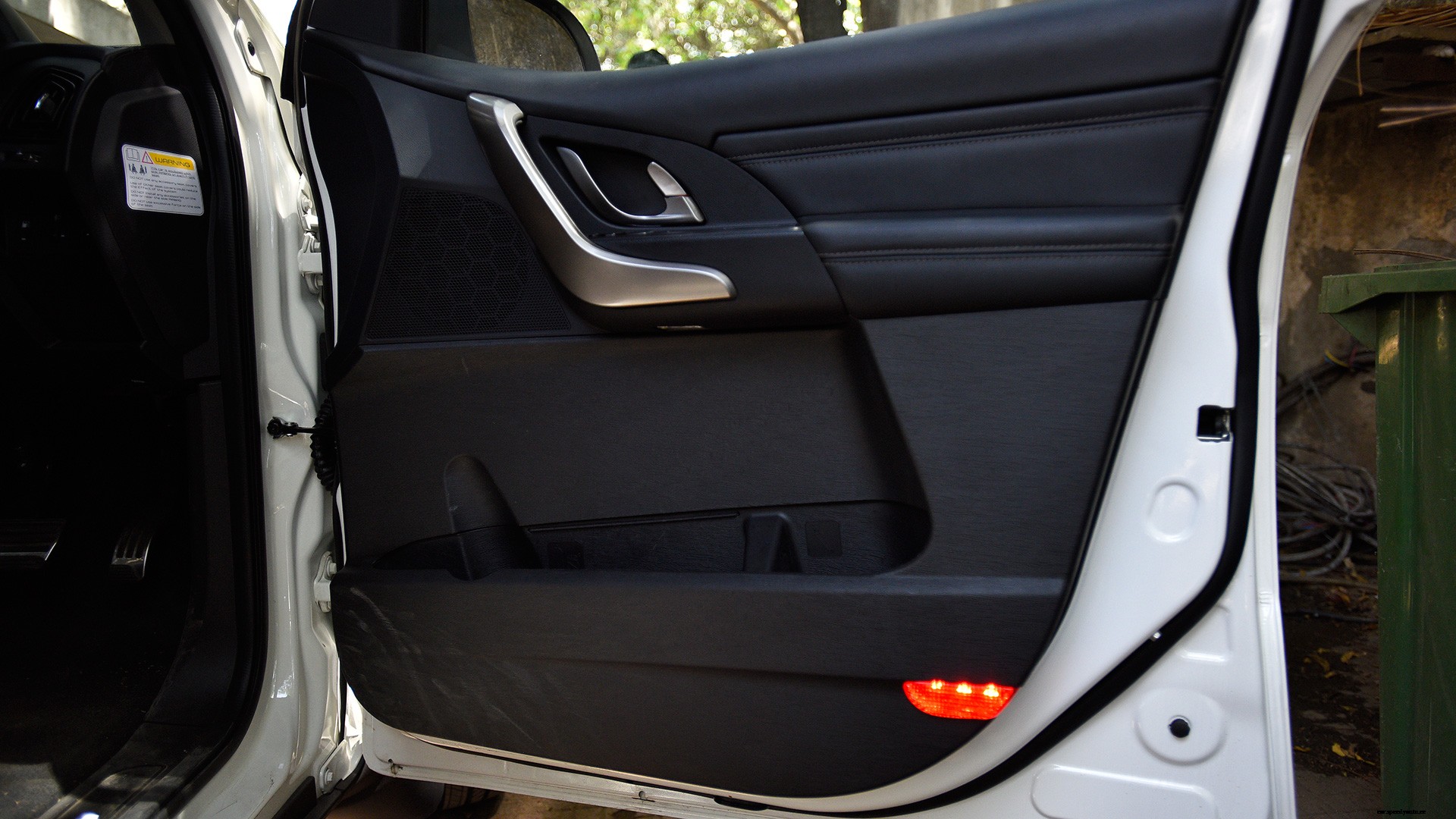 Mahindra XUV 500 2018 W9 AT Interior