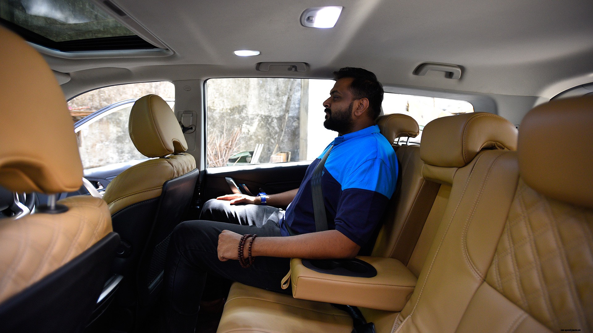 Mahindra XUV 500 2018 W9 AT Interior