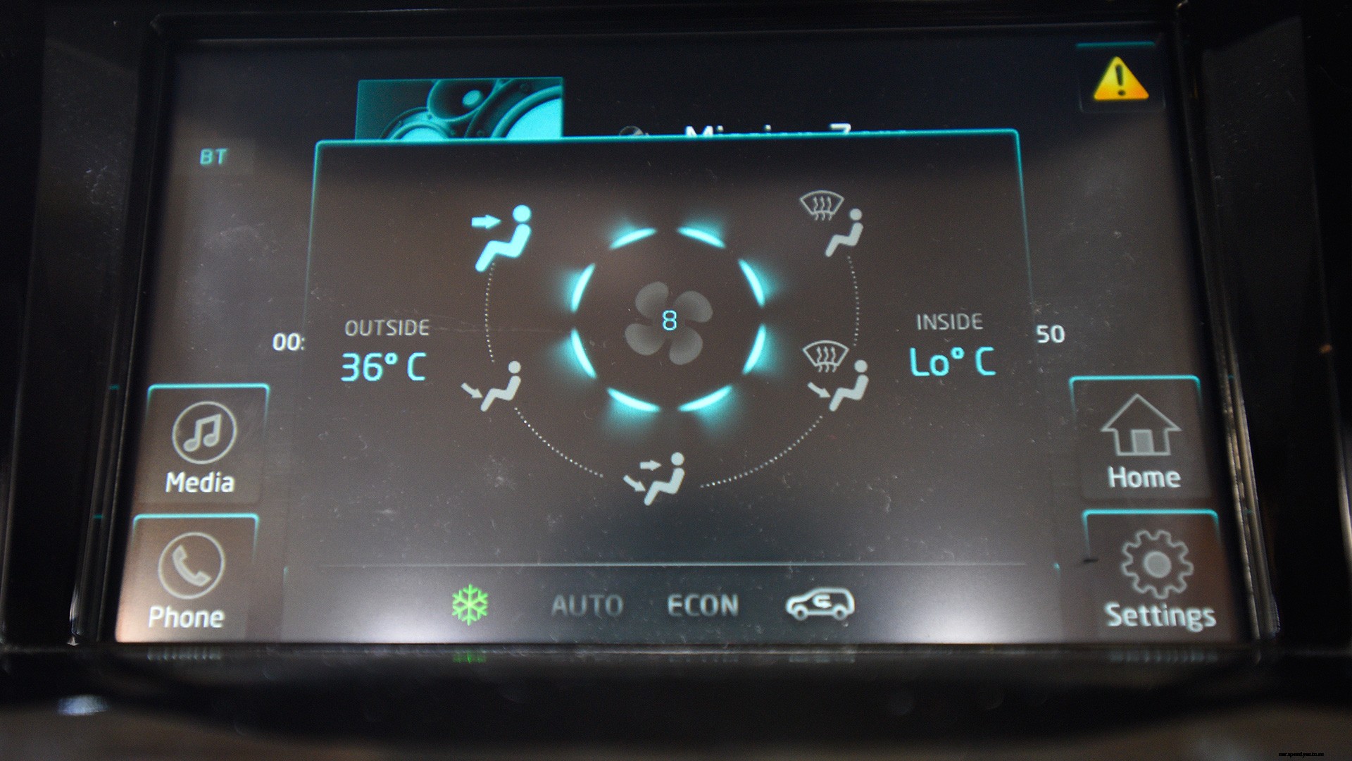 Mahindra XUV 500 2018 W9 AT Interior