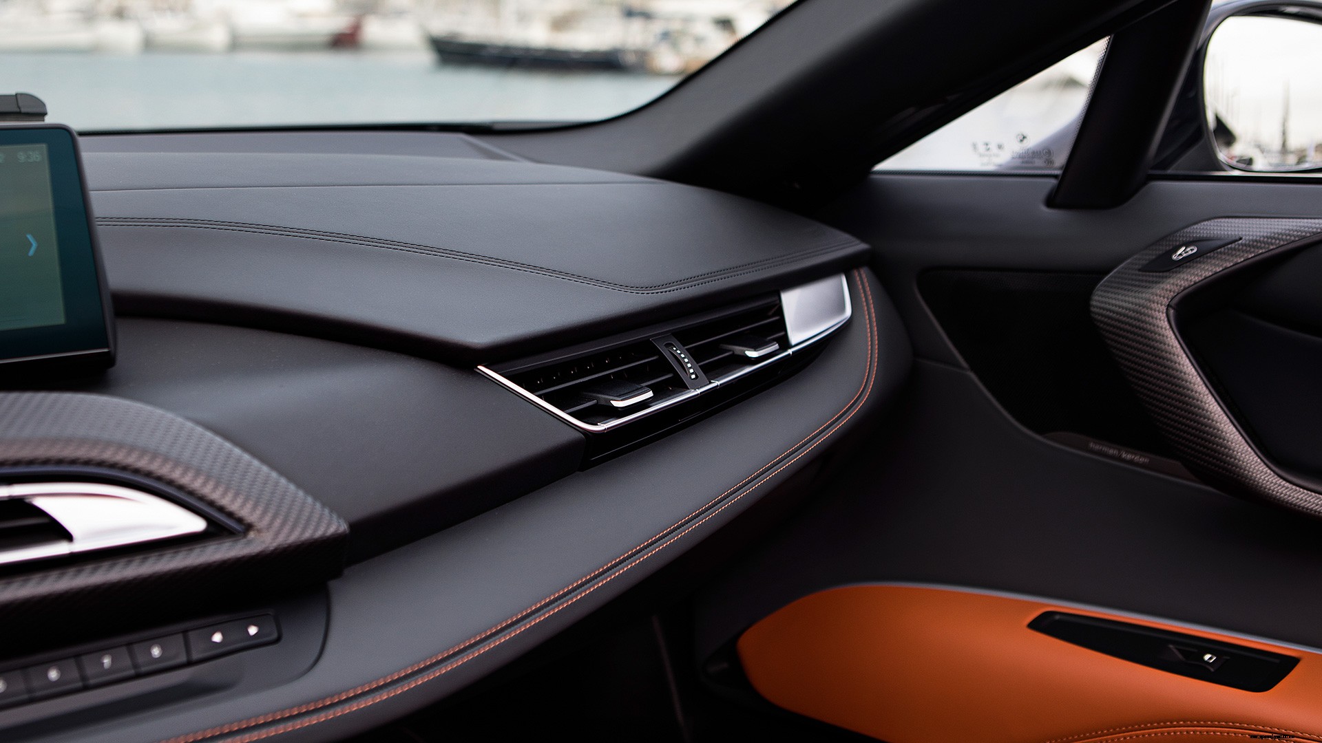 BMW i8 2018 Roadster Interior