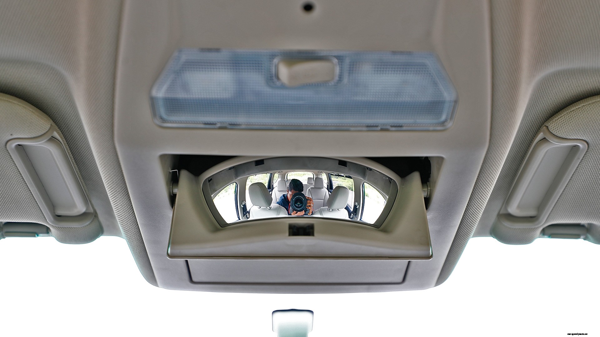 Mahindra Marazzo 2018 M8 Interior