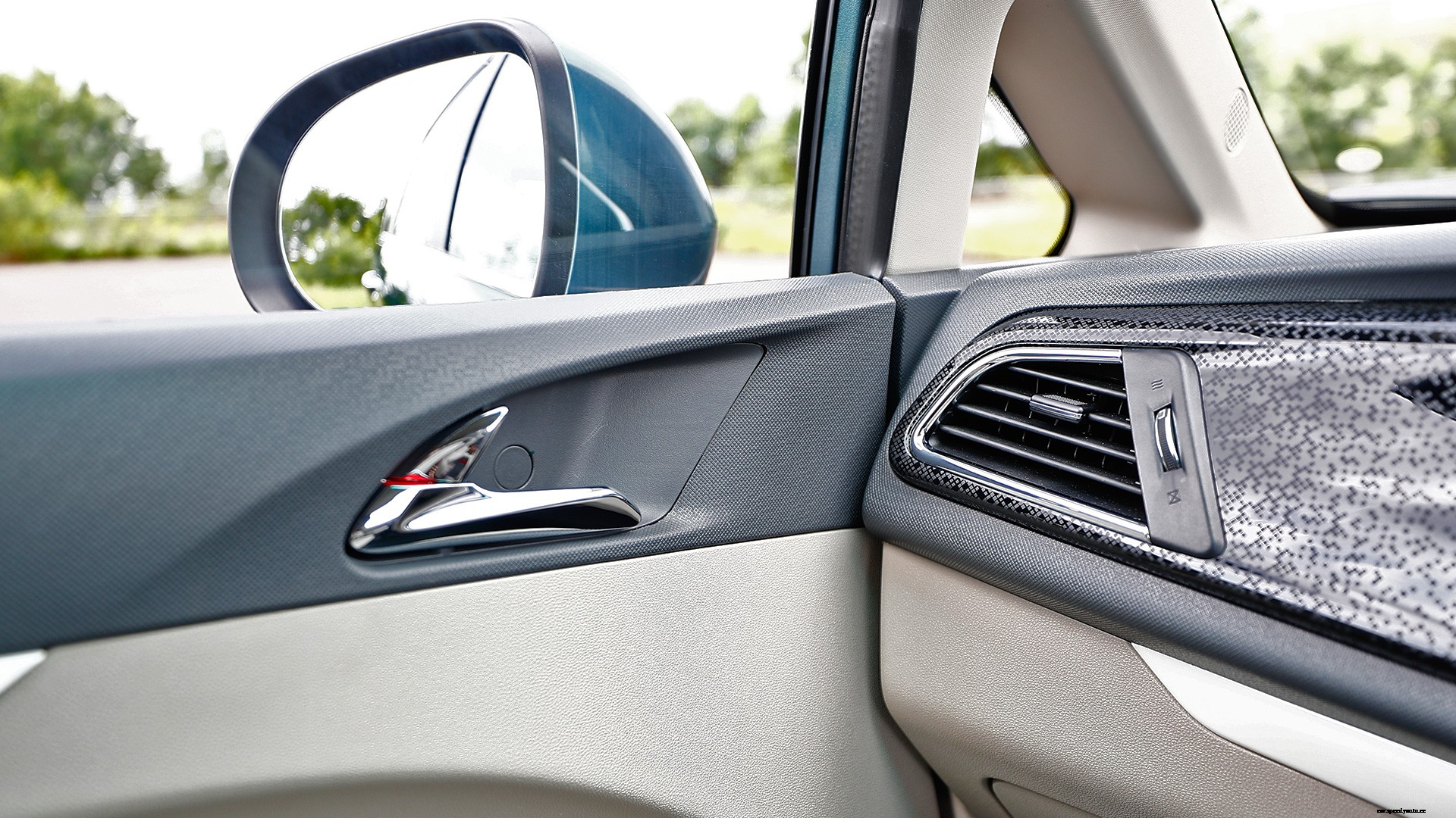 Mahindra Marazzo 2018 M8 Interior