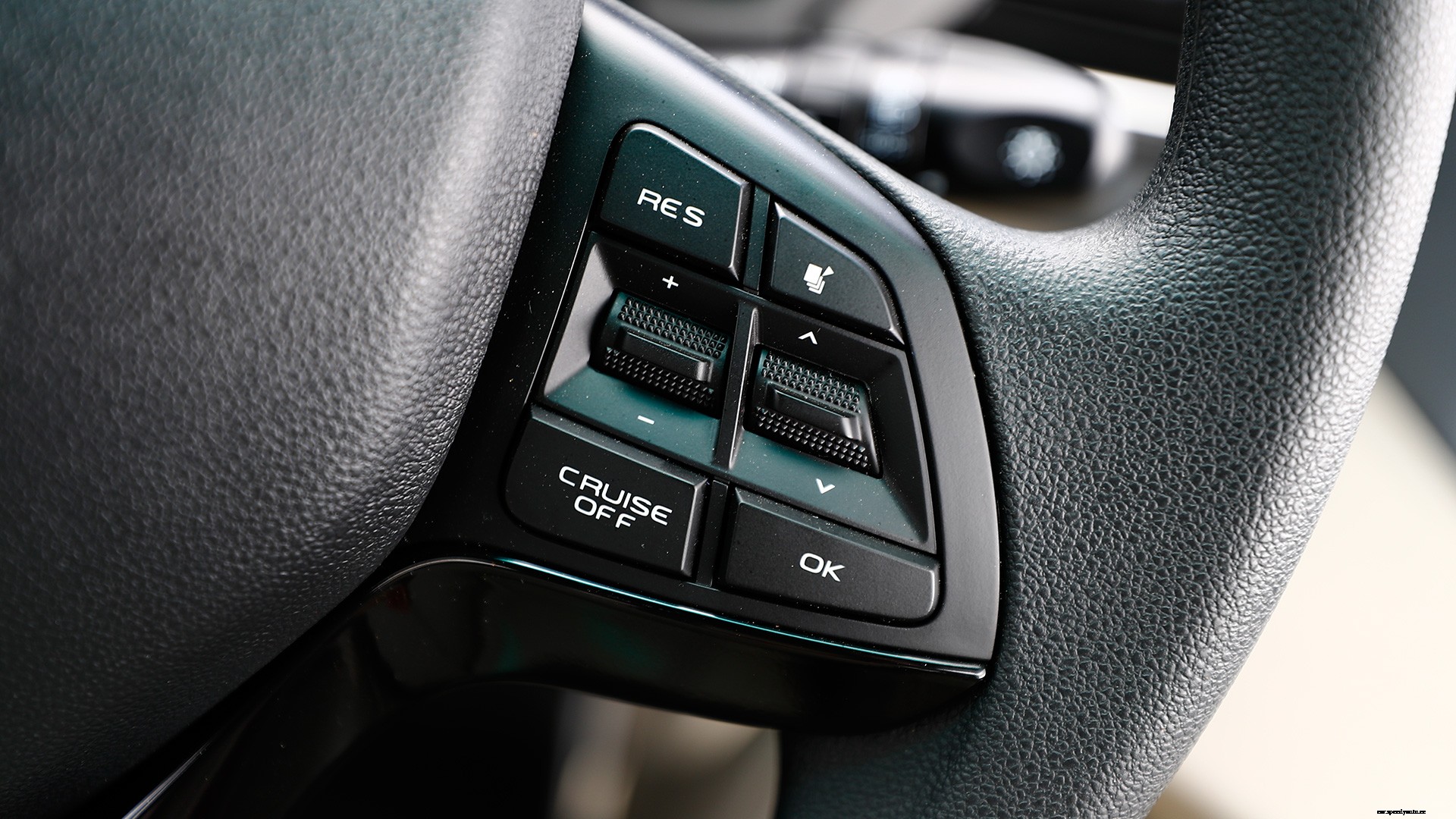 Mahindra Marazzo 2018 M8 Interior