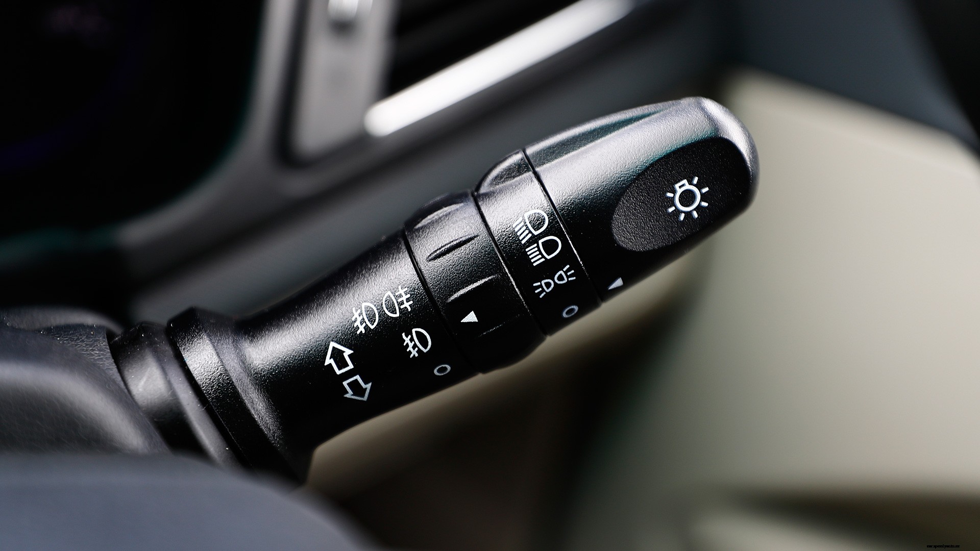 Mahindra Marazzo 2018 M8 Interior