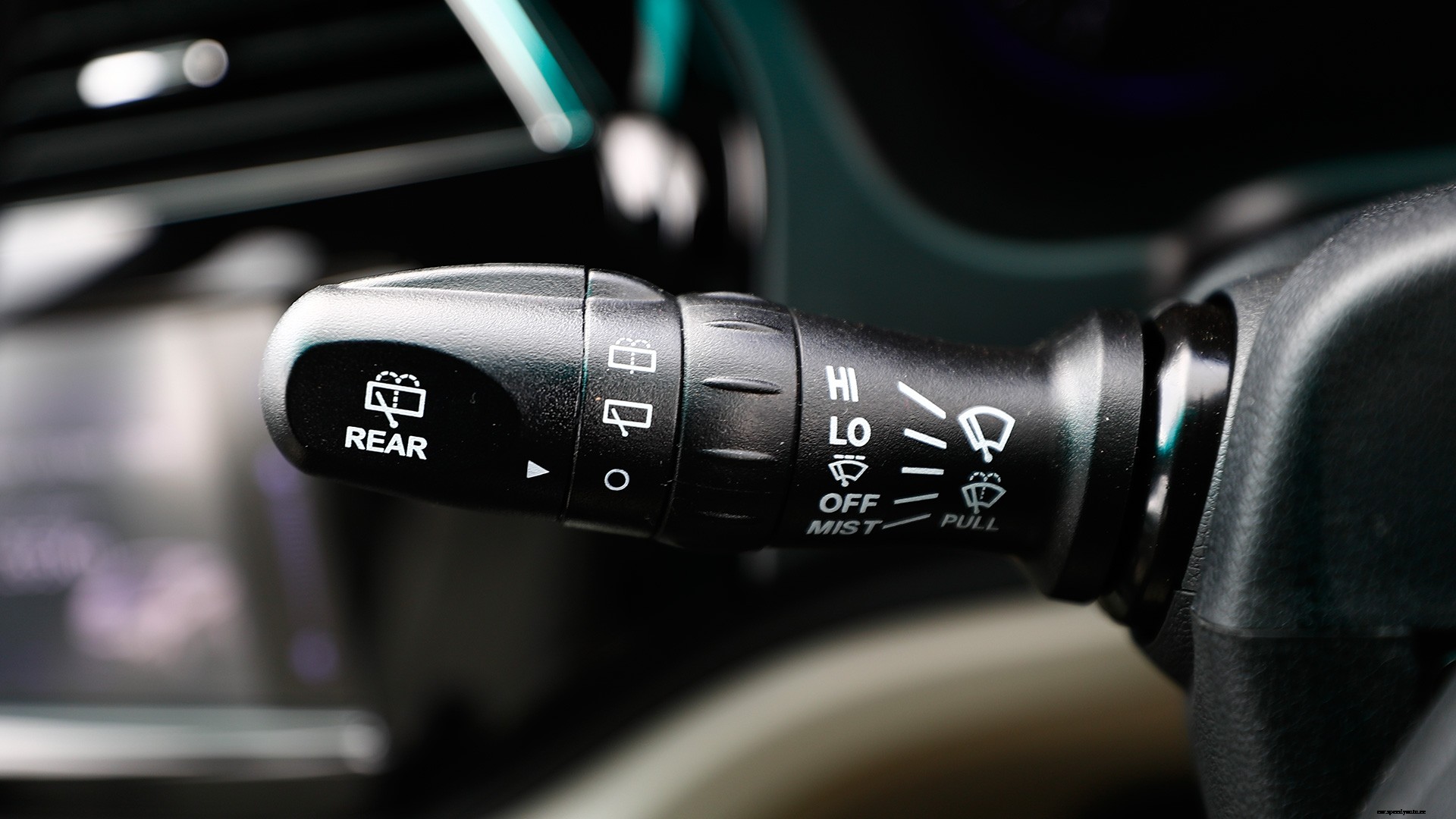 Mahindra Marazzo 2018 M8 Interior