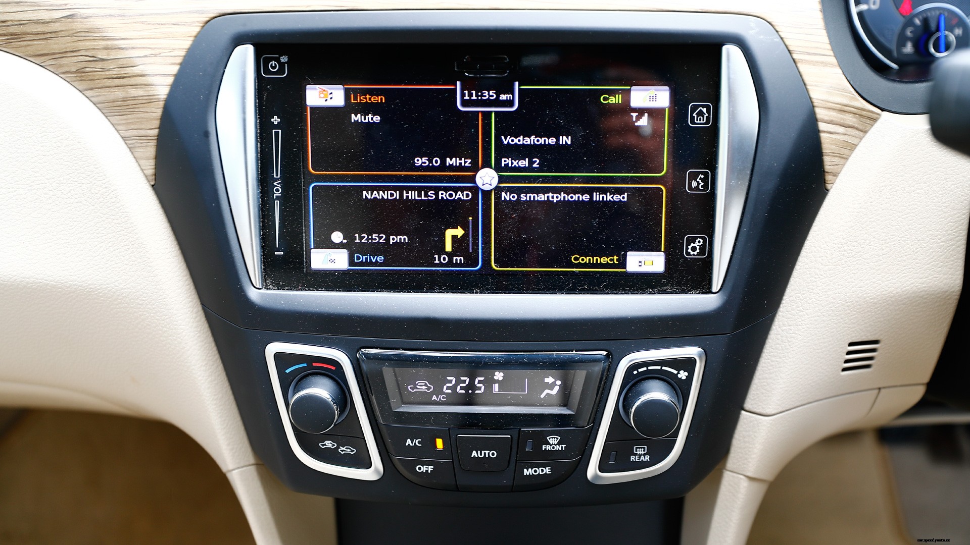 Maruti Suzuki Ciaz 2018 Zeta Petrol AT Interior