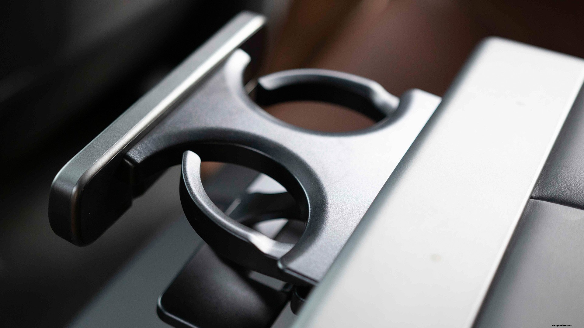 Mahindra Alturas G4 2019 2.2L Std Interior