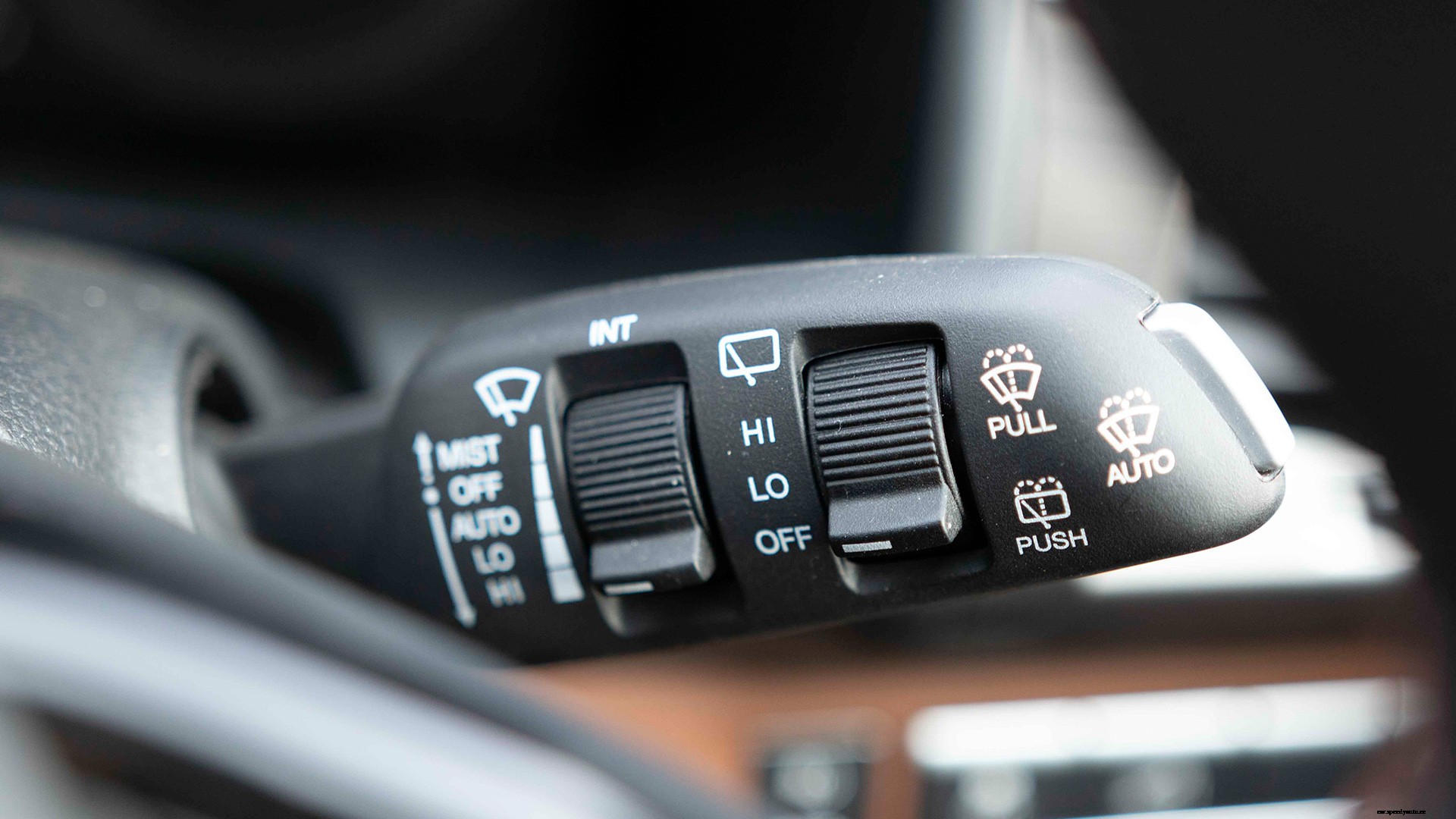 Mahindra Alturas G4 2019 2.2L Std Interior