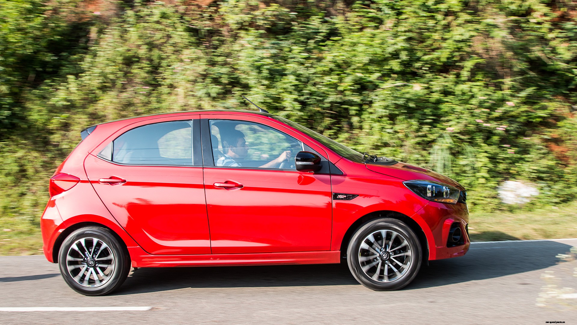 Tata Tiago 2018 JTP Exterior