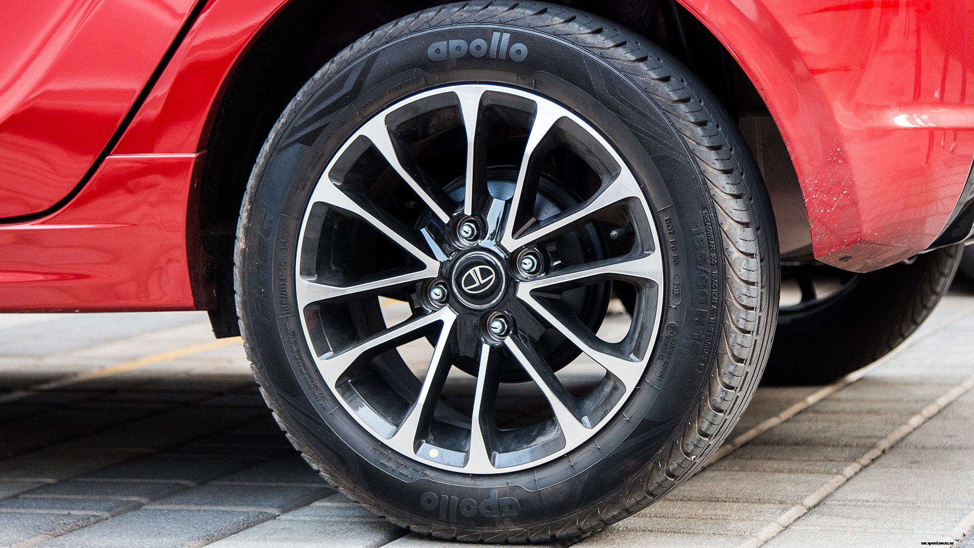 Tata Tiago 2018 JTP Exterior