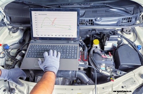 How a Licensed Auto Technician Can Help You This Summer