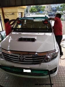 How to select a car glass replacement company?