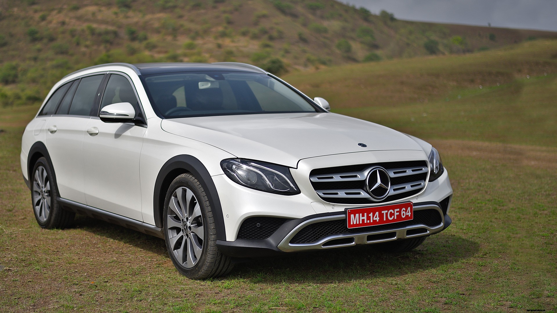 Mercedes Benz E class All Terrain 2018-E 220d Exterior