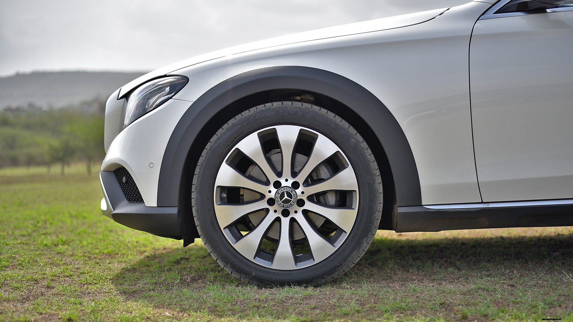 Mercedes Benz E class All Terrain 2018-E 220d Exterior