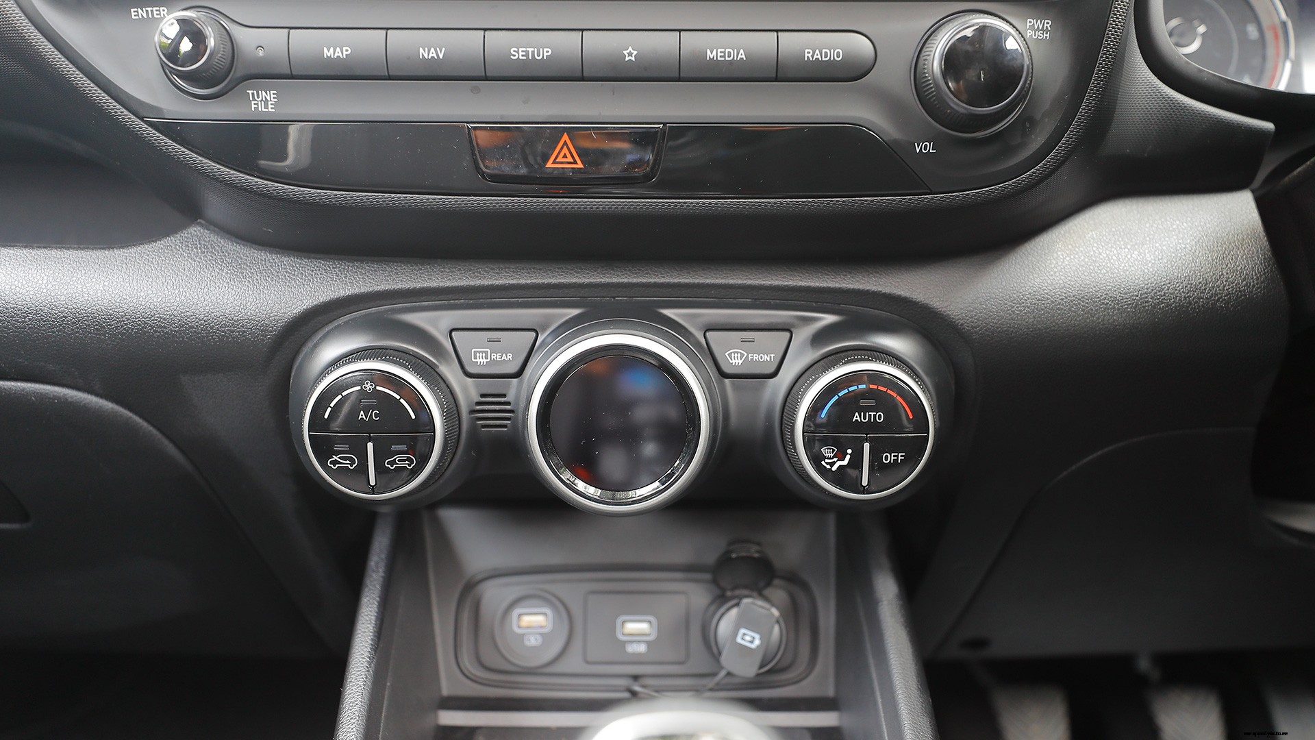 Hyundai Venue 2019 1.4 CRDi MT E Interior