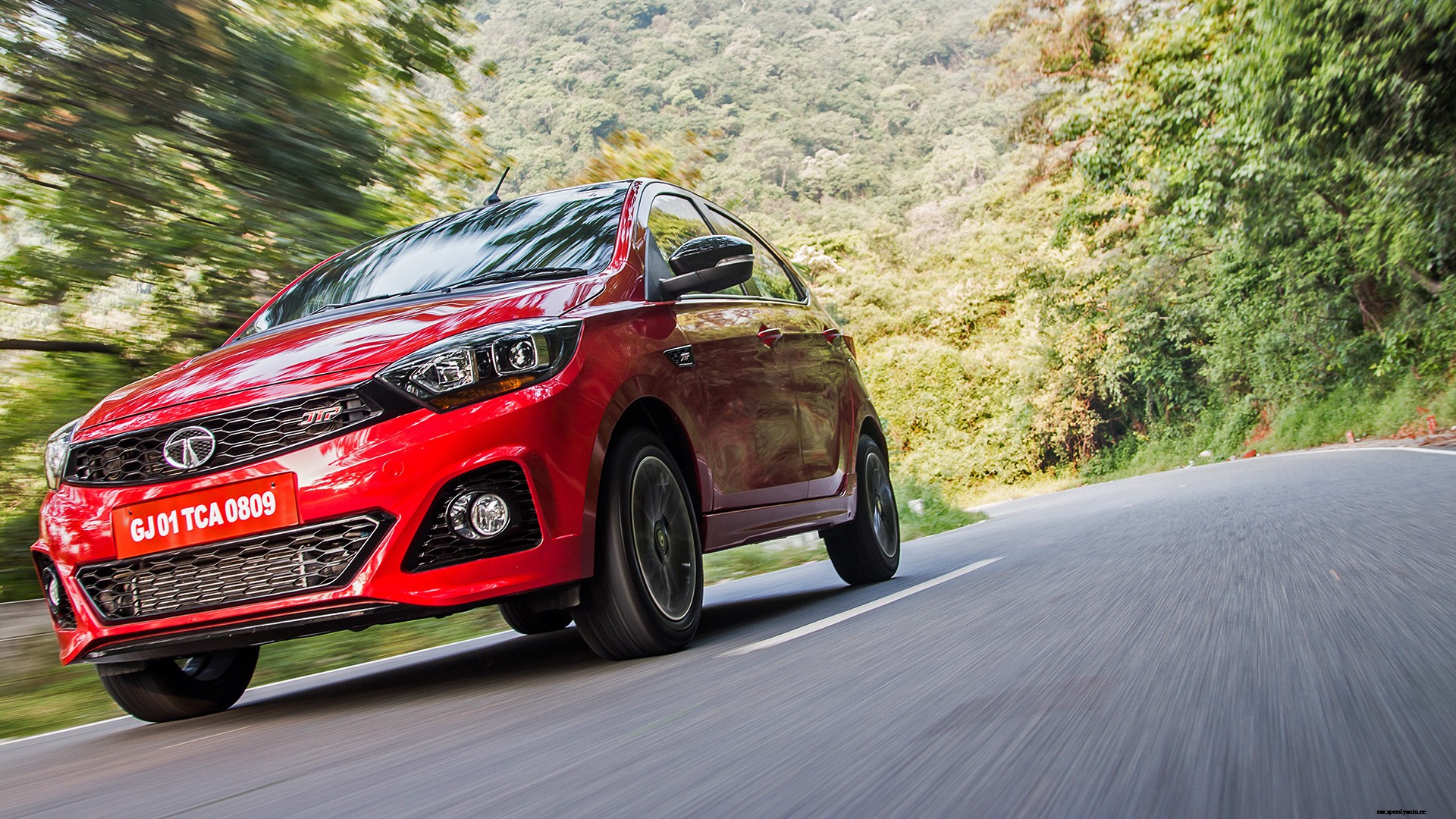 Tata Tiago JTP 2018 Revotron Exterior