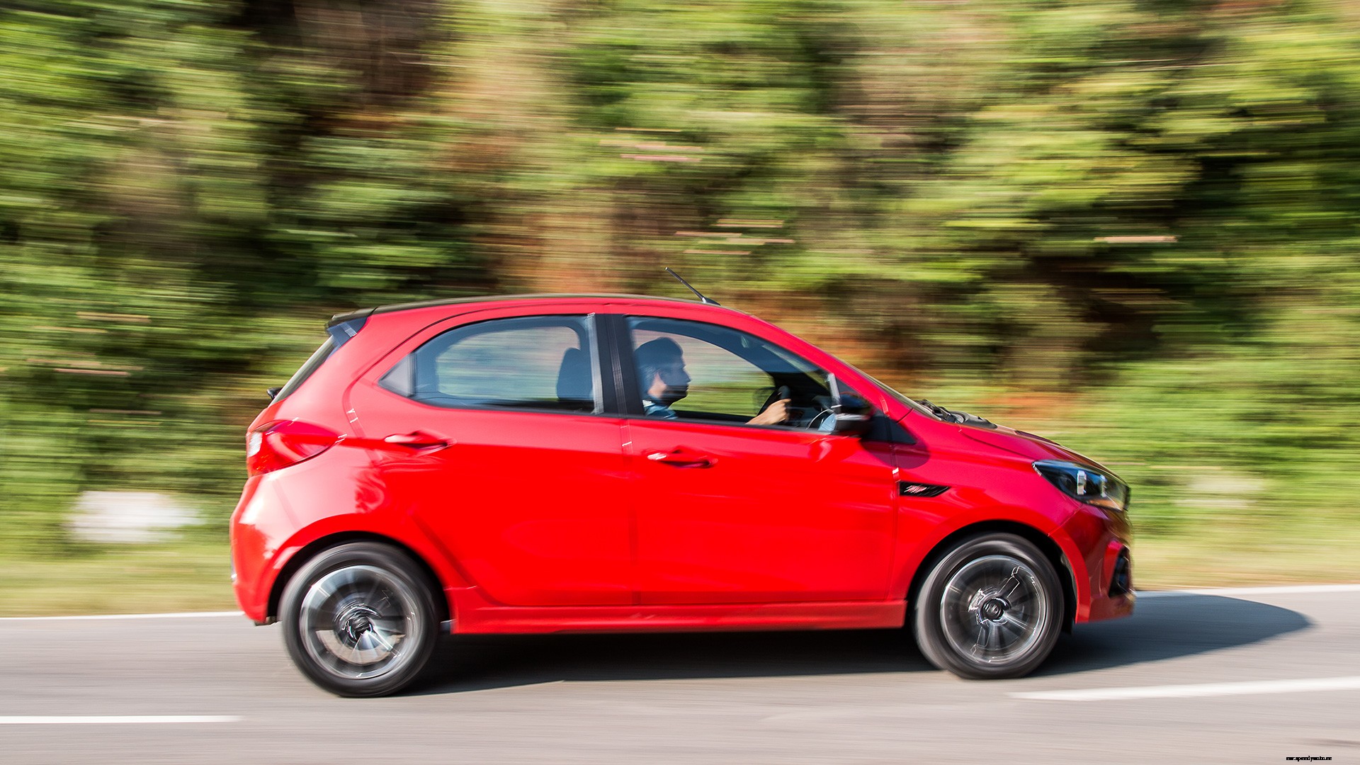 Tata Tiago JTP 2018 Revotron Exterior