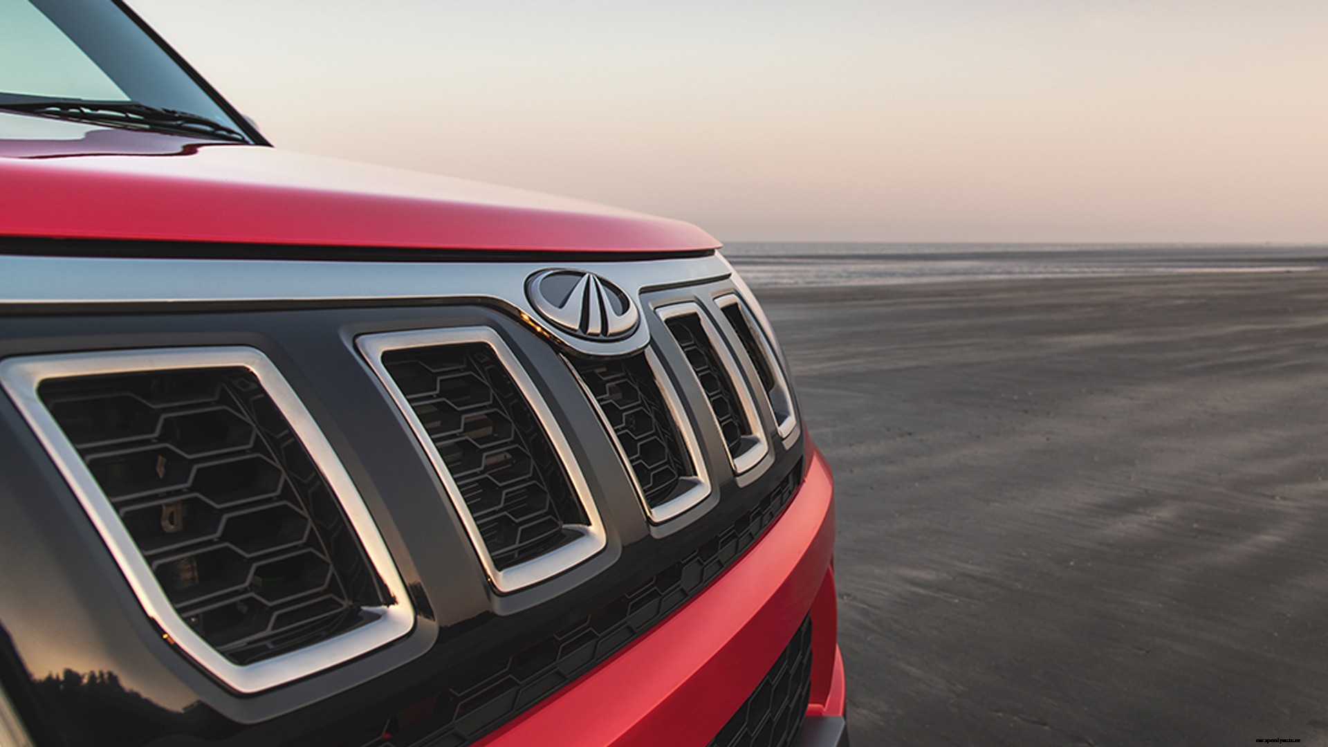 Mahindra TUV300 2019 T10 OPT Dual Tone