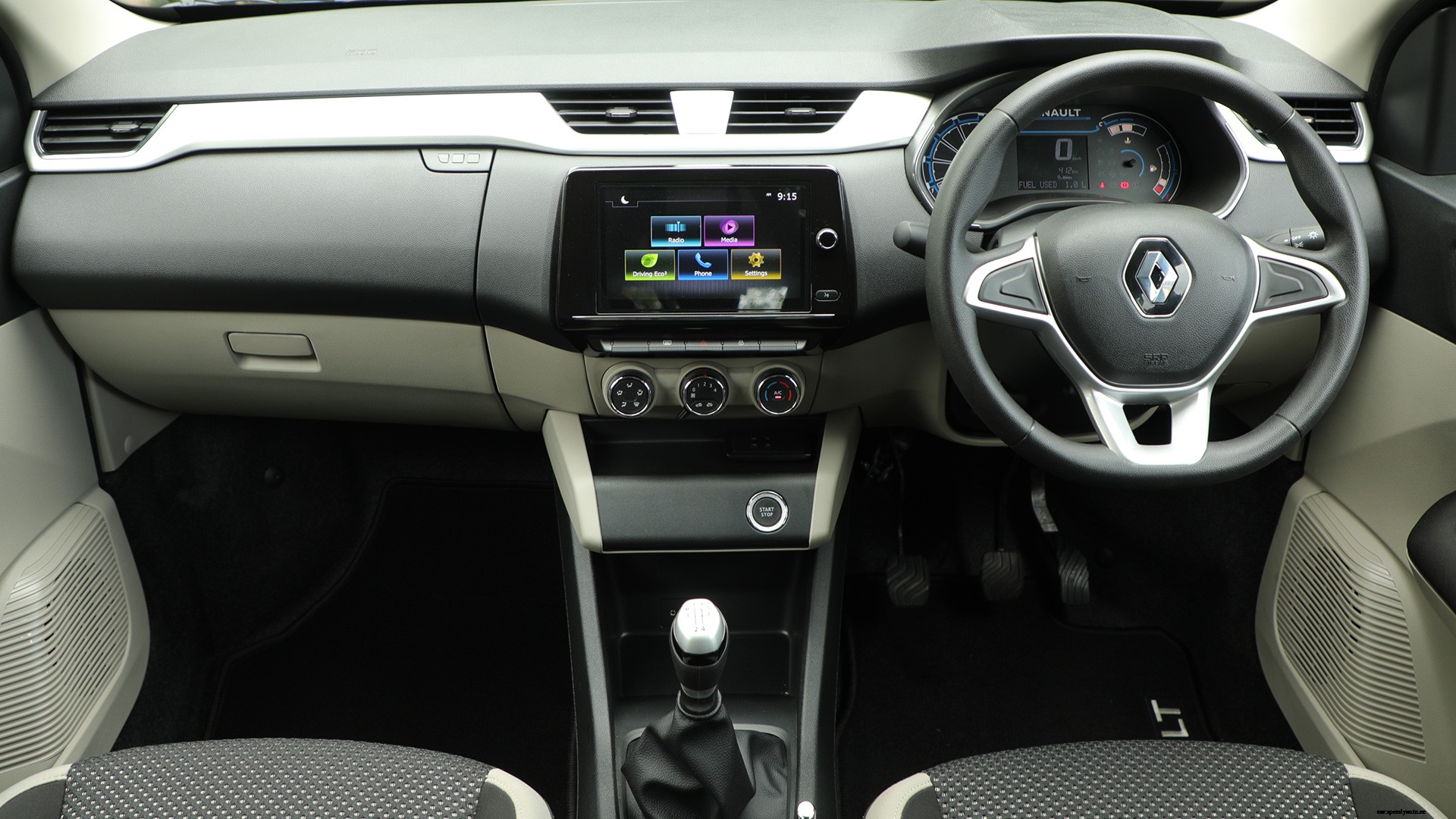 Renault Triber 2019 RXL Interior