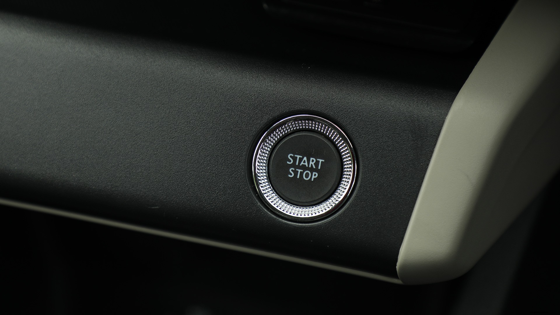 Renault Triber 2019 RXL Interior