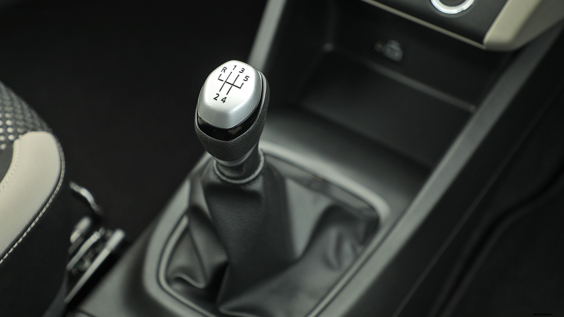 Renault Triber 2019 RXL Interior