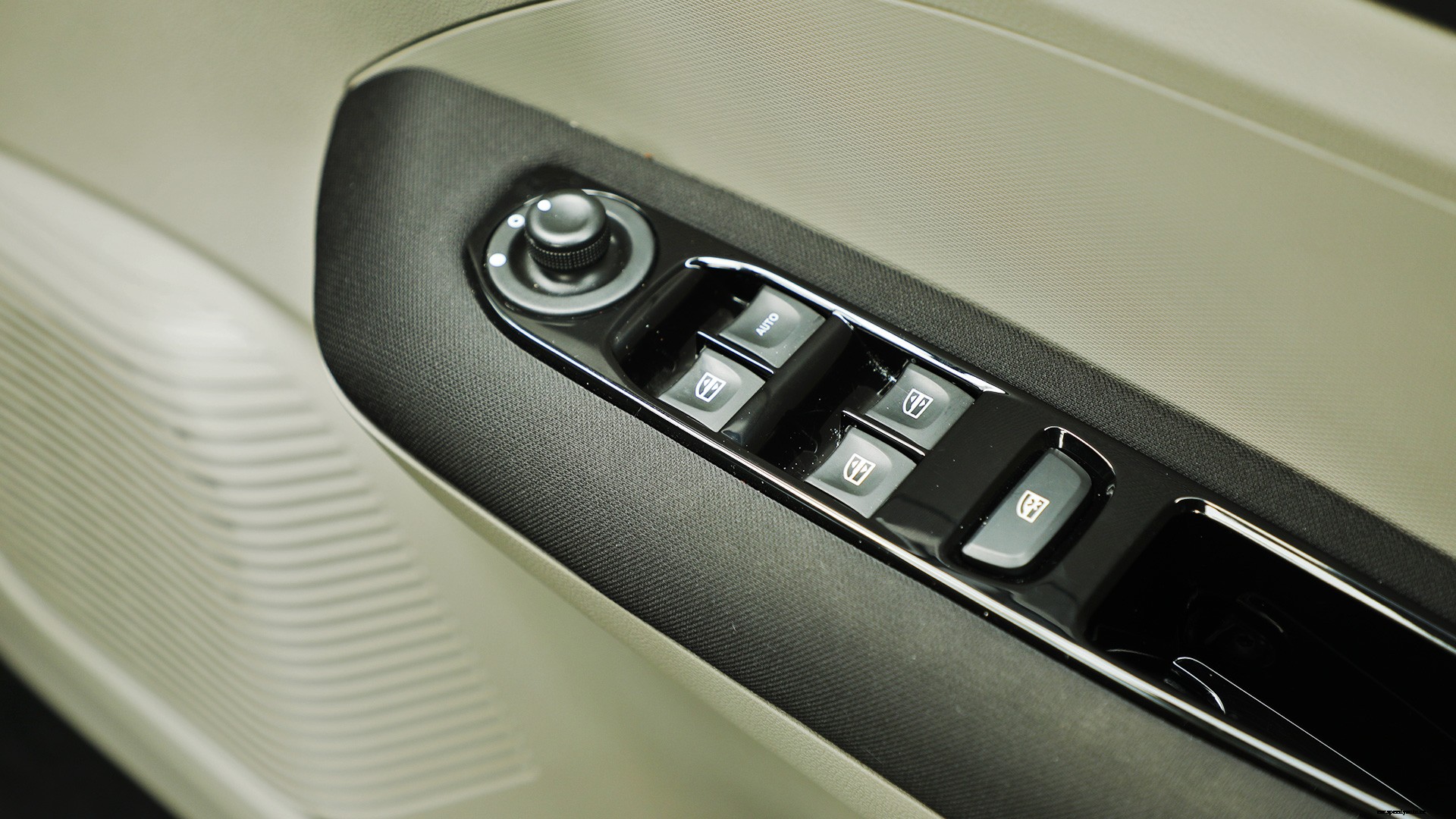 Renault Triber 2019 RXL Interior