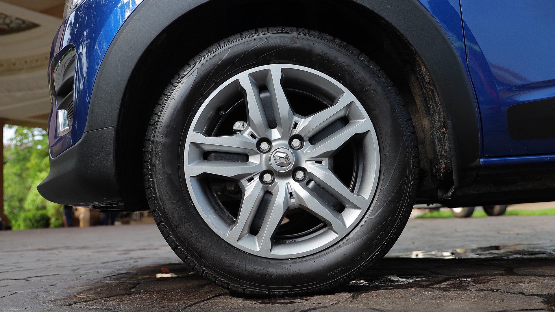 Renault Triber 2019 RXL Exterior