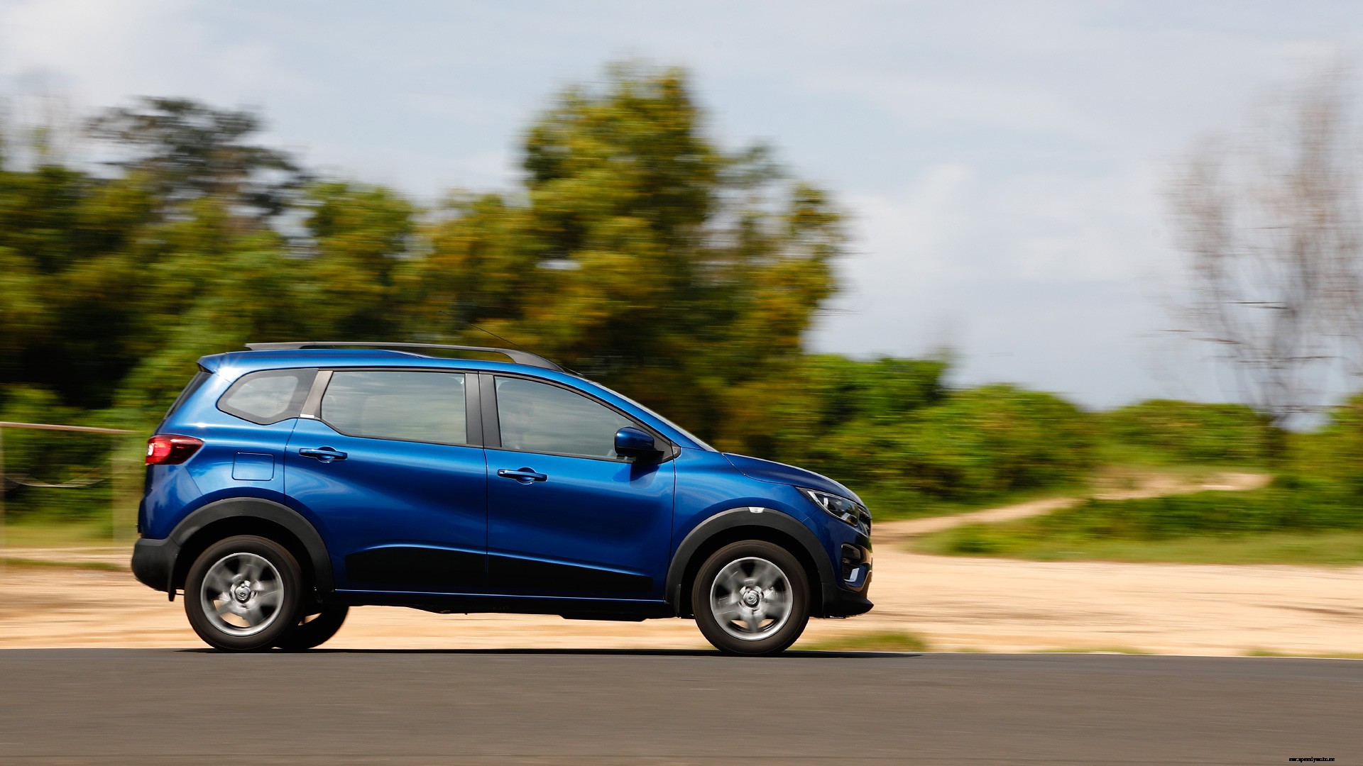 Renault Triber 2019 RXL Exterior