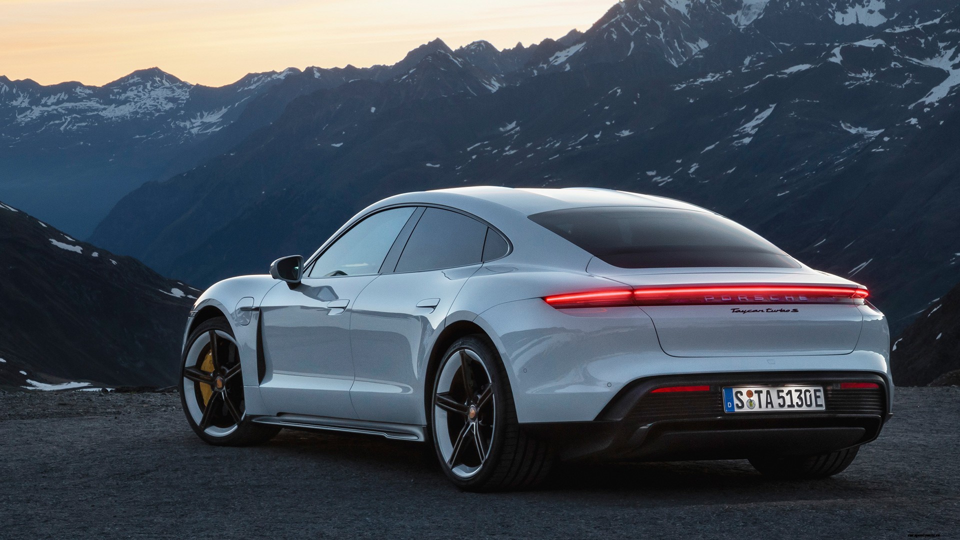 Porsche Taycan 2019 Turbo S Exterior