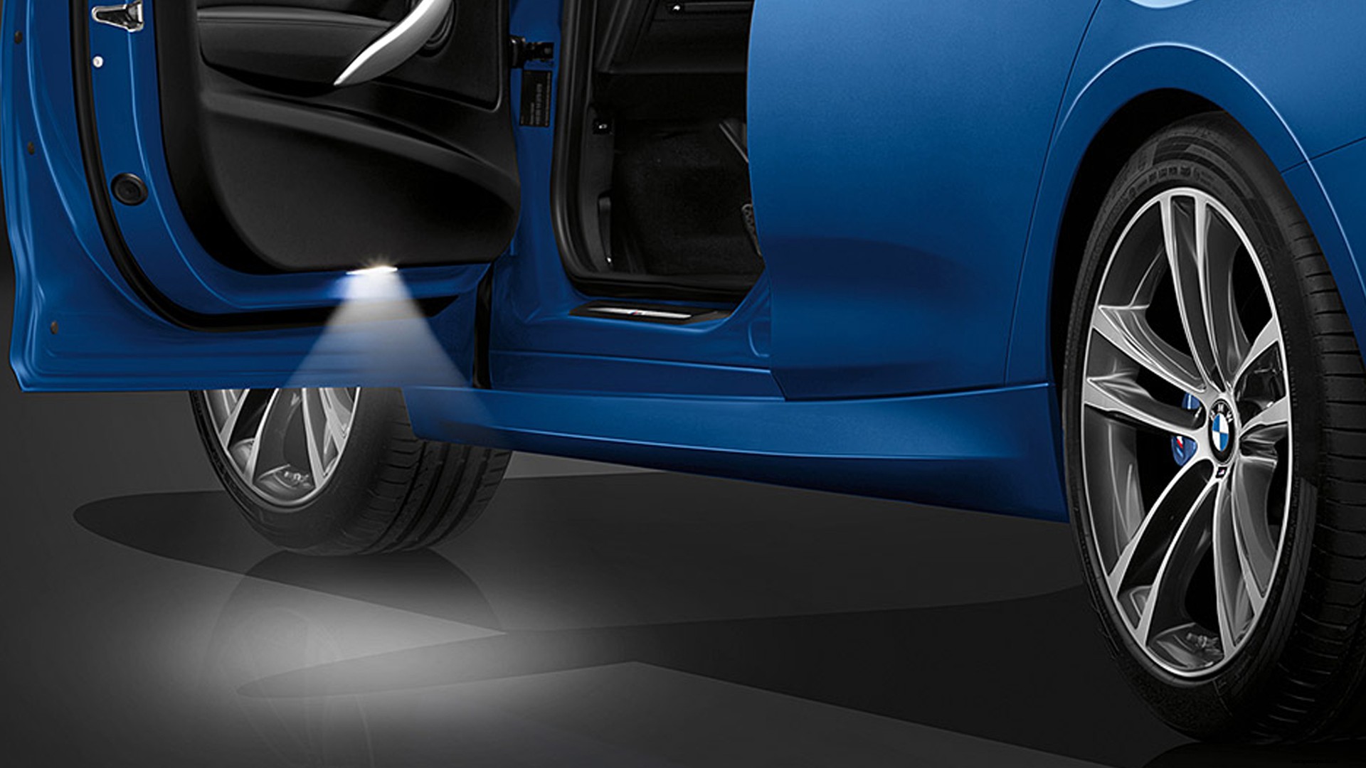 BMW 3 Series GT 2018 330i M Sport Exterior