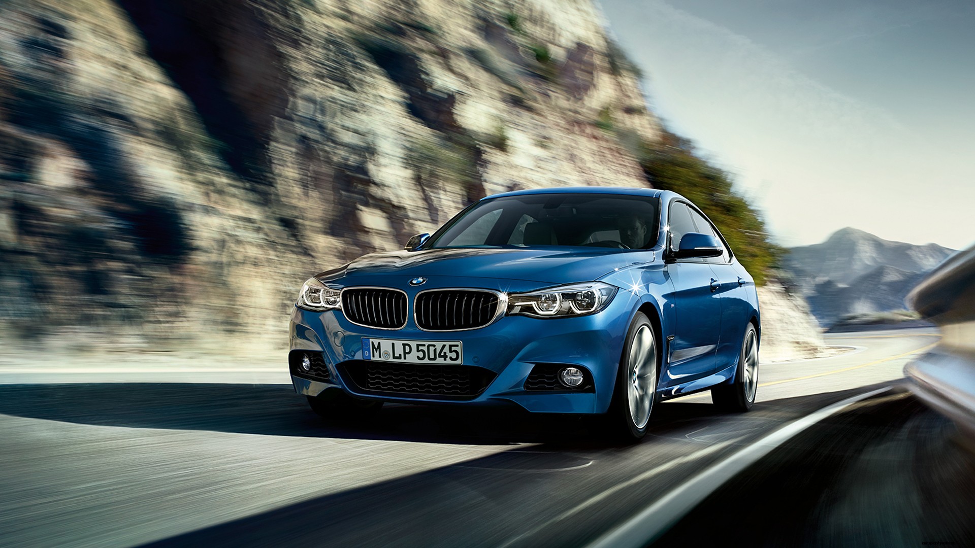 BMW 3 Series GT 2018 330i M Sport Exterior