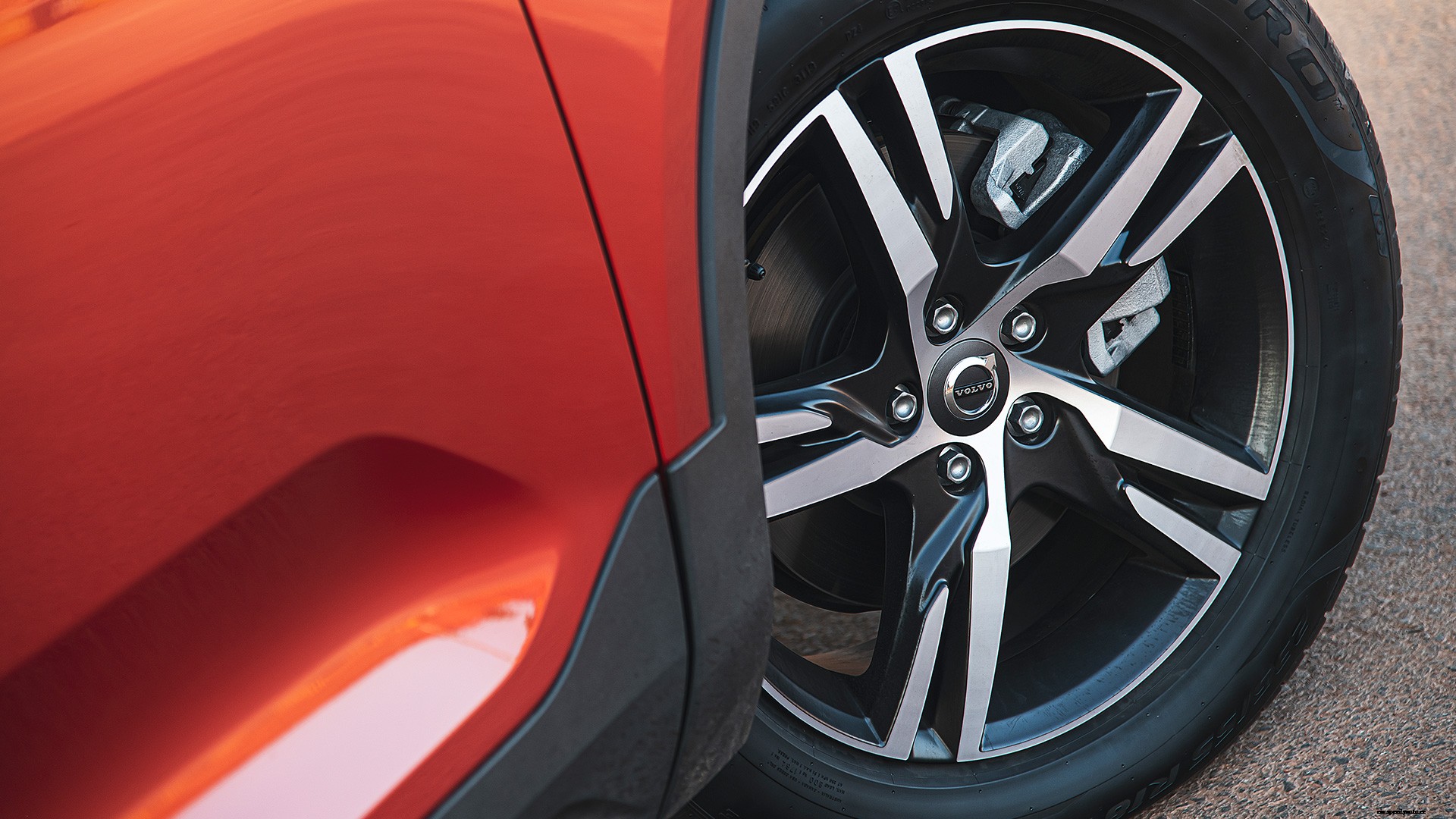 Volvo XC40 2020 T4 R Design Exterior