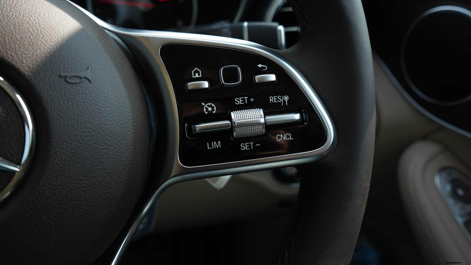 Mercedes Benz GLC 2020 - 220d 4MATIC Interior